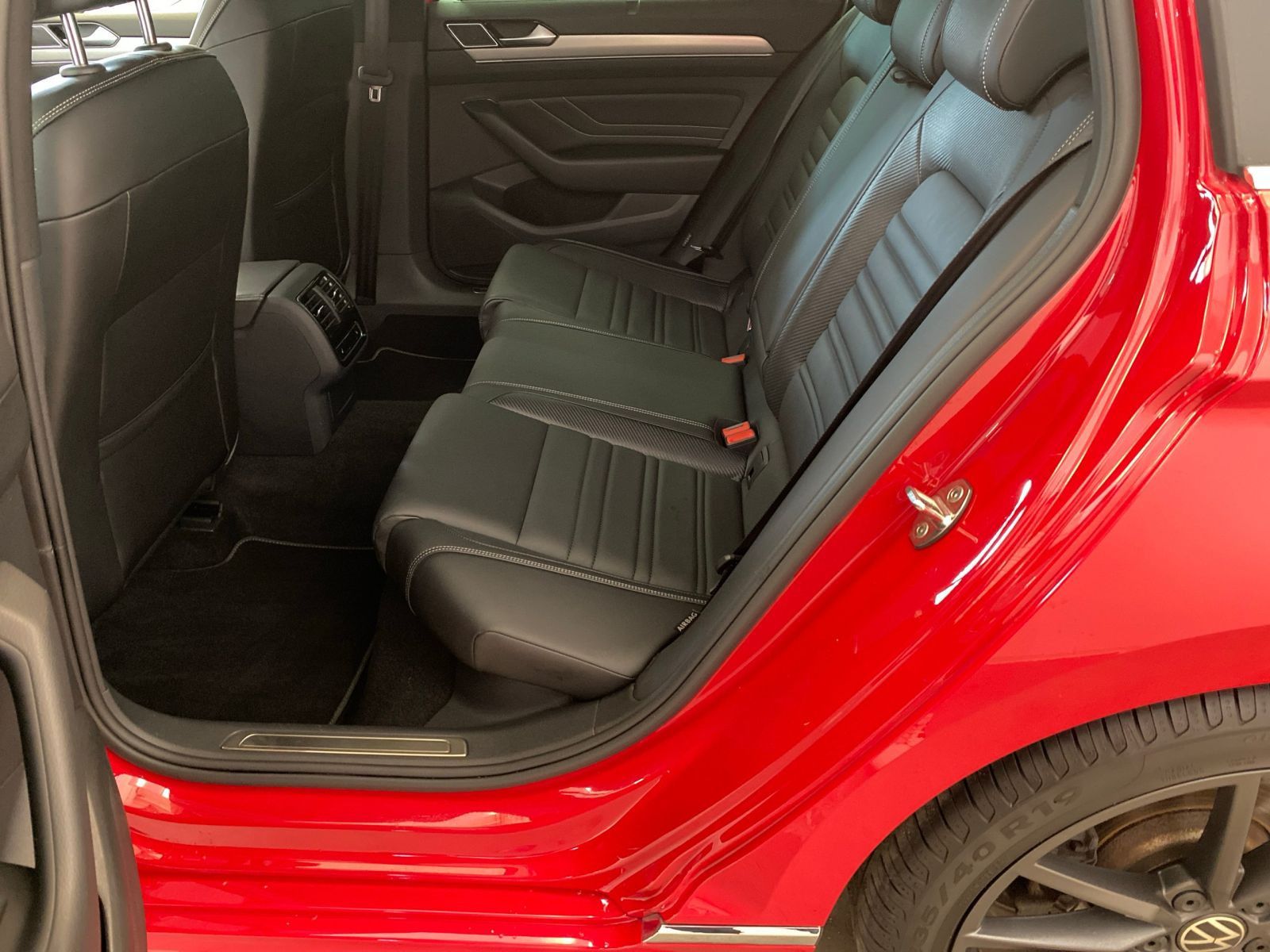 Volkswagen Passat Variant Elegance 4M - Samsaru's Car Outlet