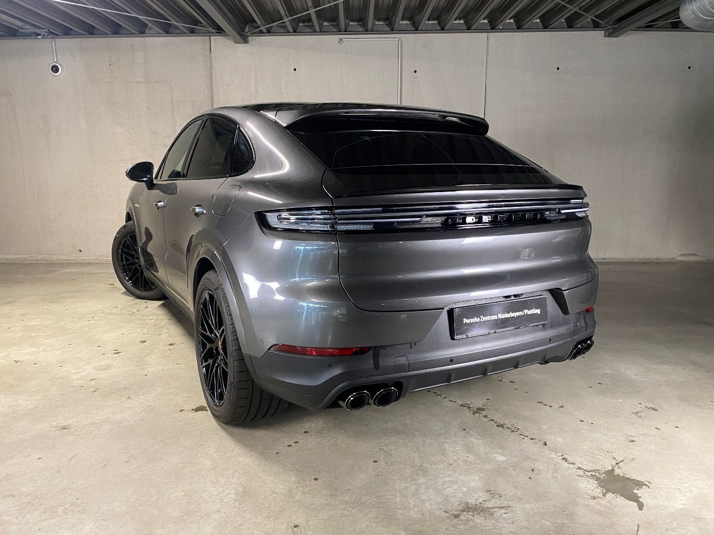 Porsche Cayenne E-Hybrid Coupe | Adaptive Luftfederung |