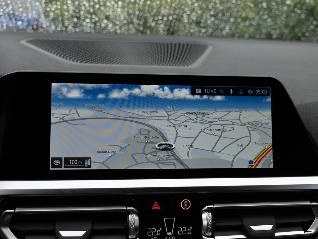 BMW 320e Touring M-Sportpaket - Samsaru's Car Outlet