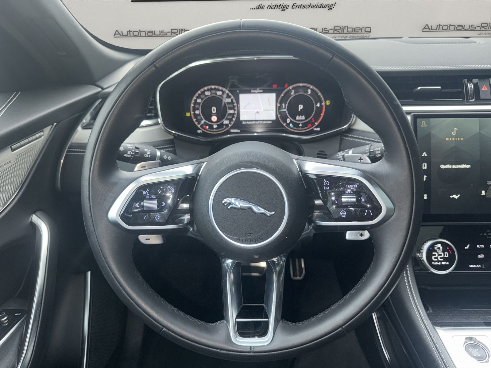 Jaguar F-PACE D200 R-Dynamic SE AWD/AHK/PANO/ACC/MEMORY