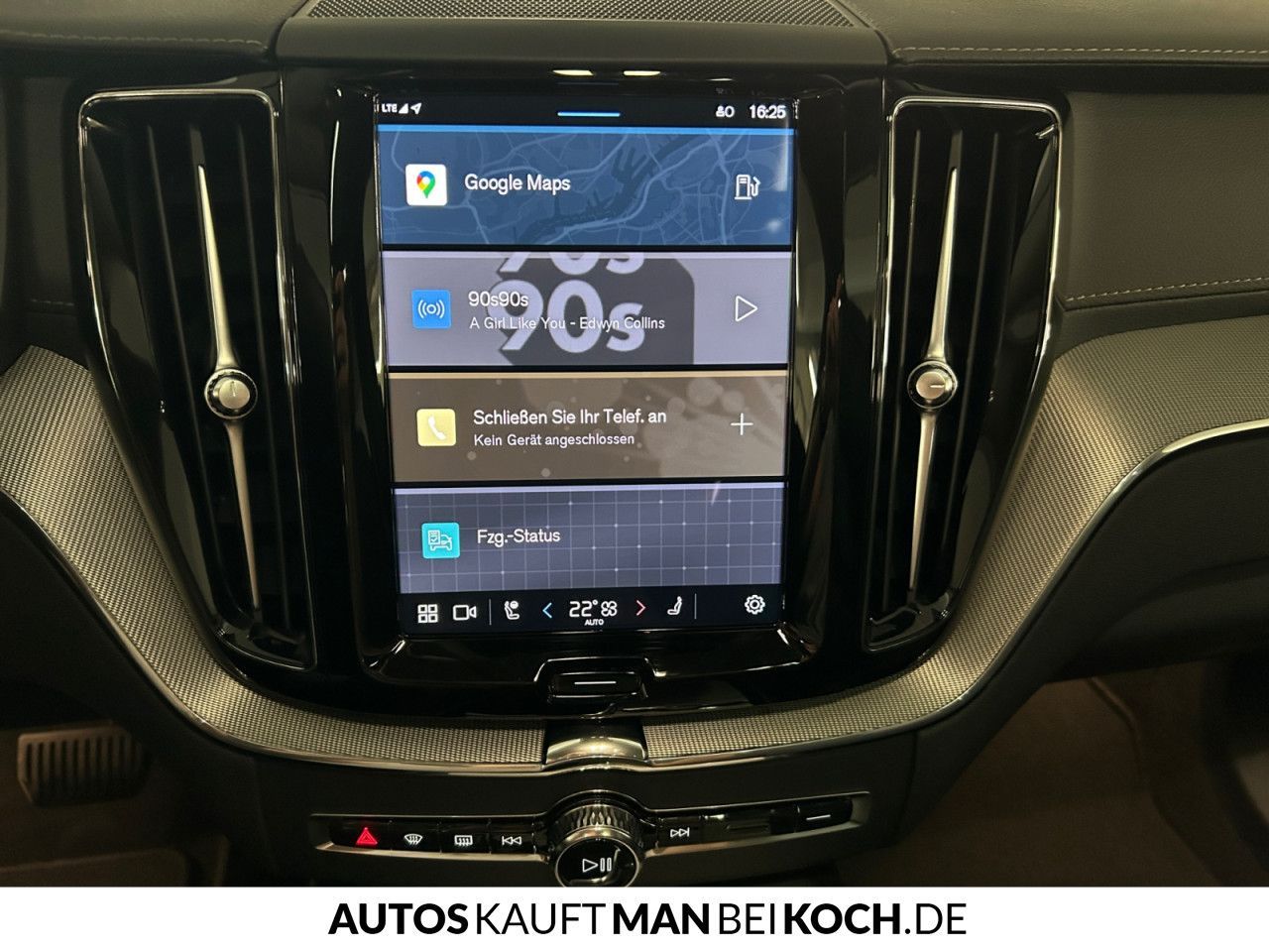 Volvo XC60 B4 AWD Ultimate Dark - Samsaru's Car Outlet