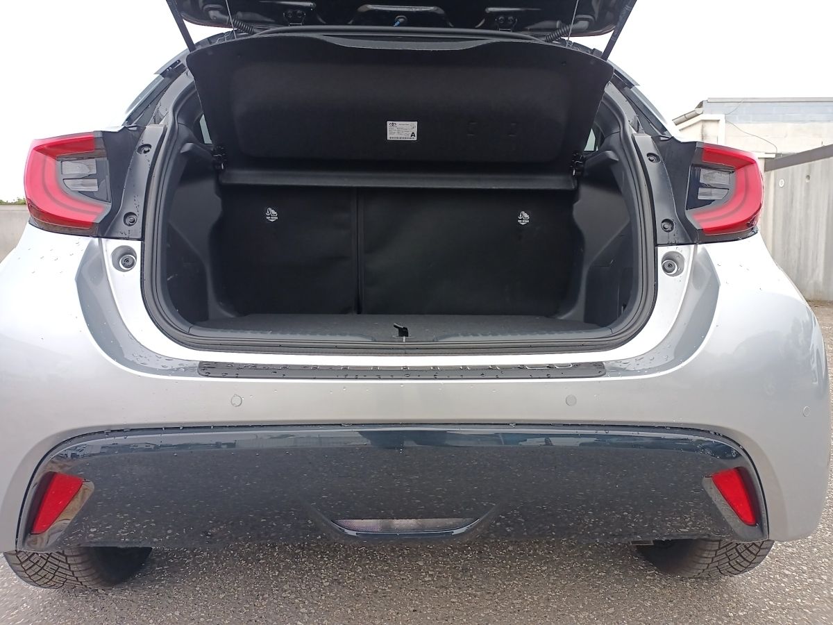 Toyota Yaris 1.5 Hybrid Style PLUS*CARPLAY+LED+PDC+NAVI