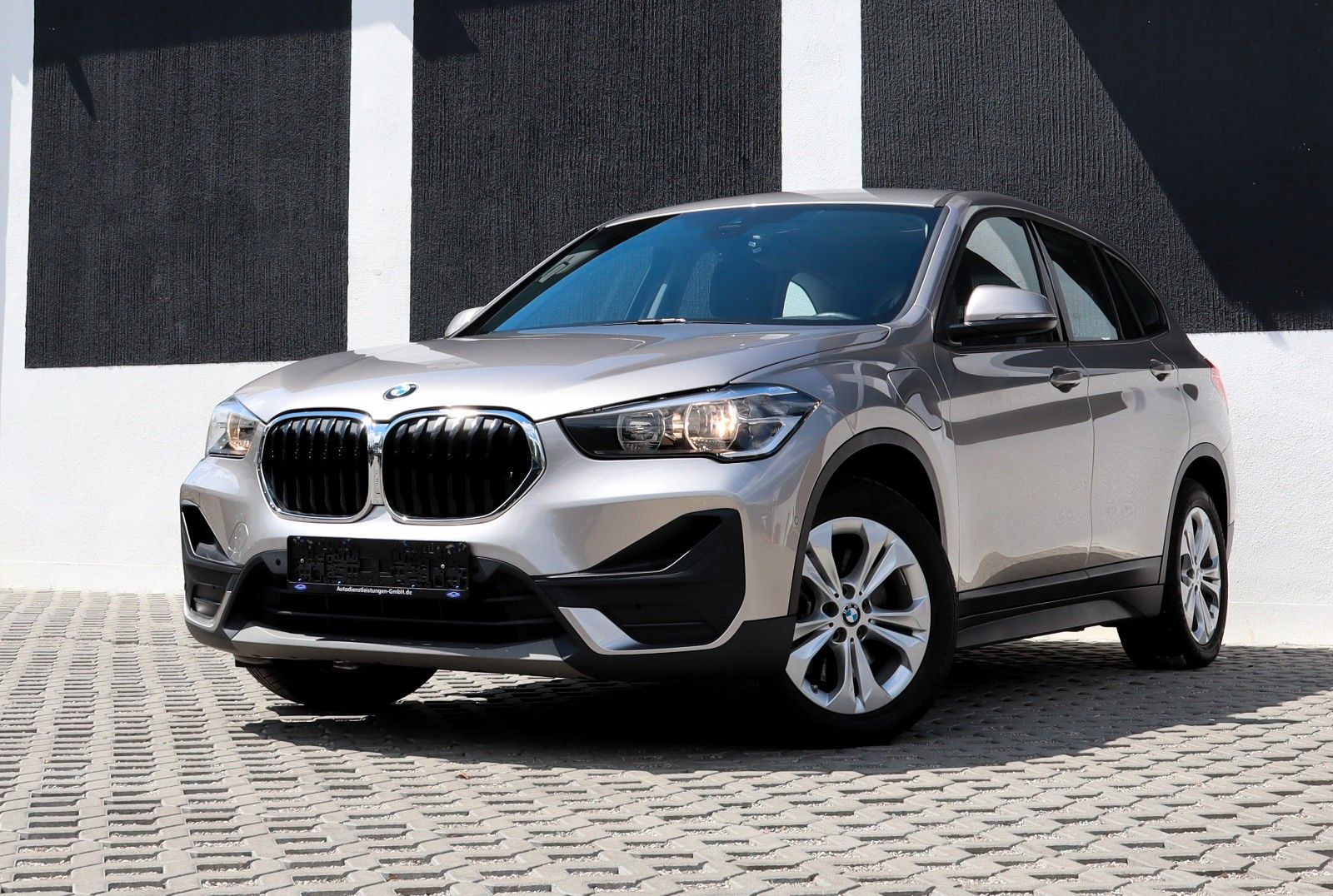 BMW X1 xDrive 25 e Advantage - Samsaru's Car Outlet