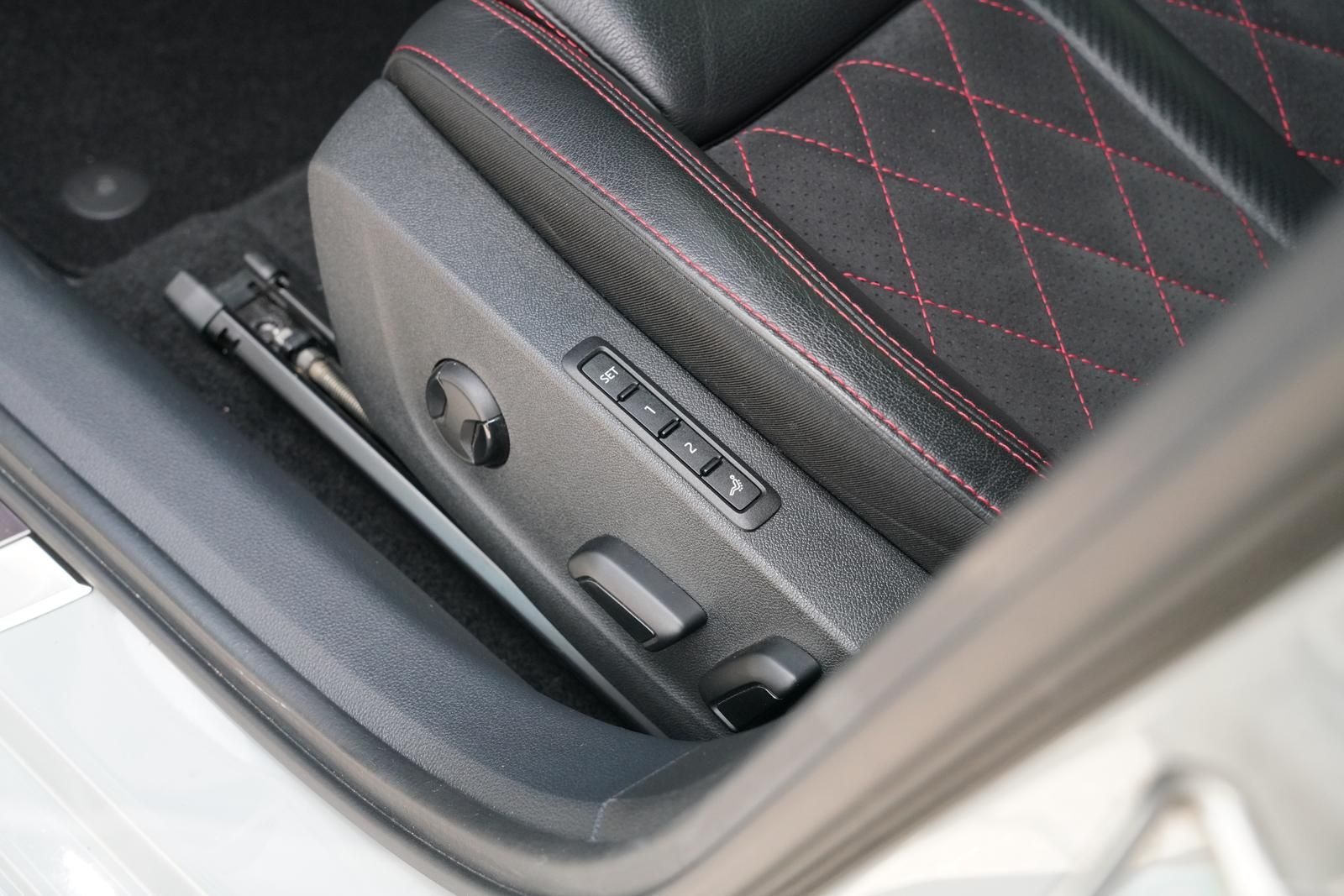 Skoda OCTAVIA COMBI 2.0TSI DSG - Samsaru's Car Outlet