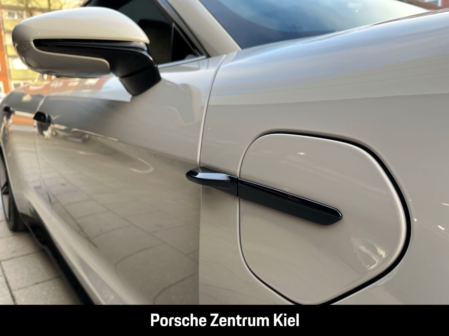 Porsche Taycan GTS HA-Lenkung InnoDrive Head-Up BOSE