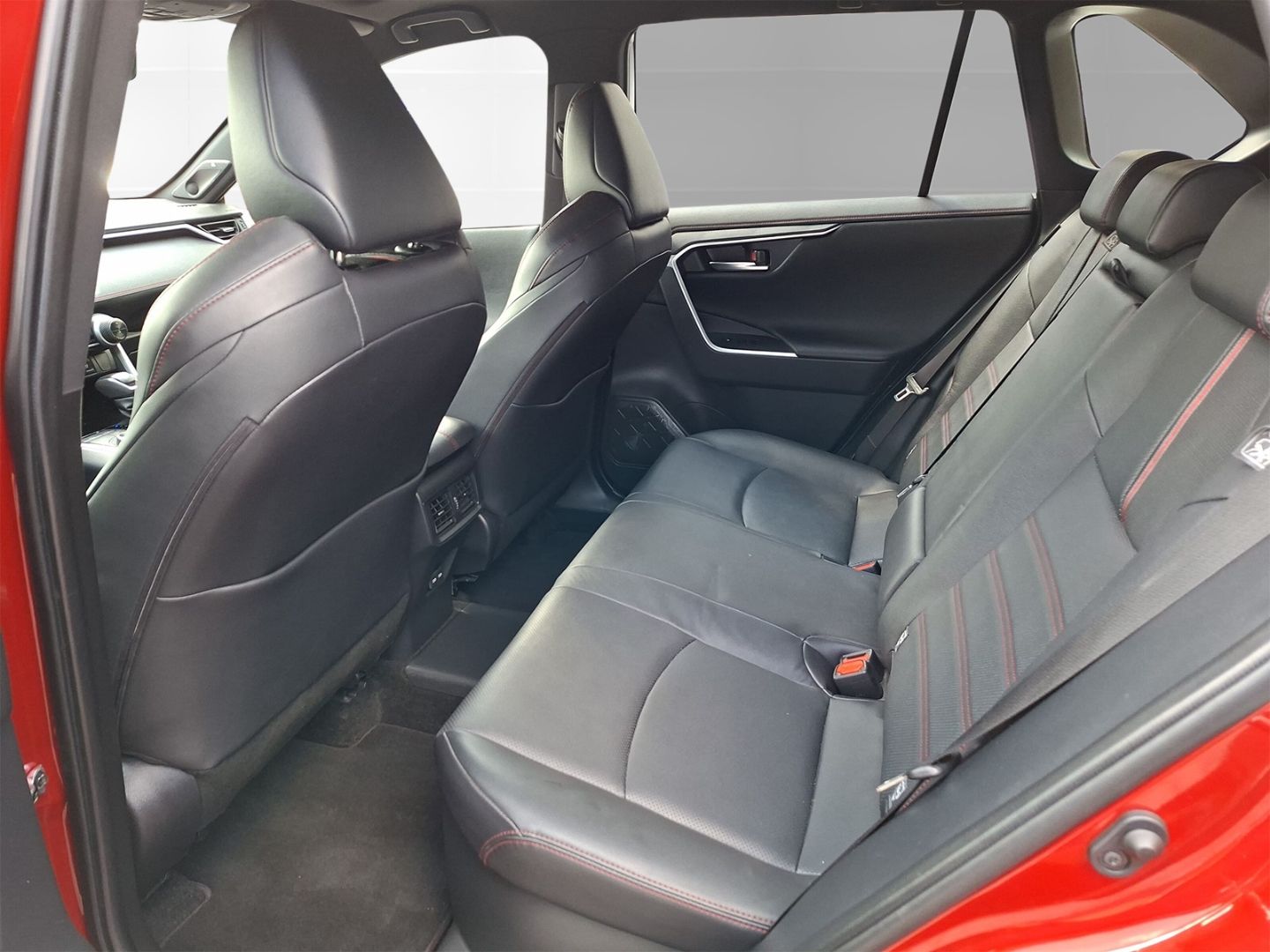 Toyota RAV 4 2.5 Plug-in Hybrid 4x4 - Samsaru's Car Outlet