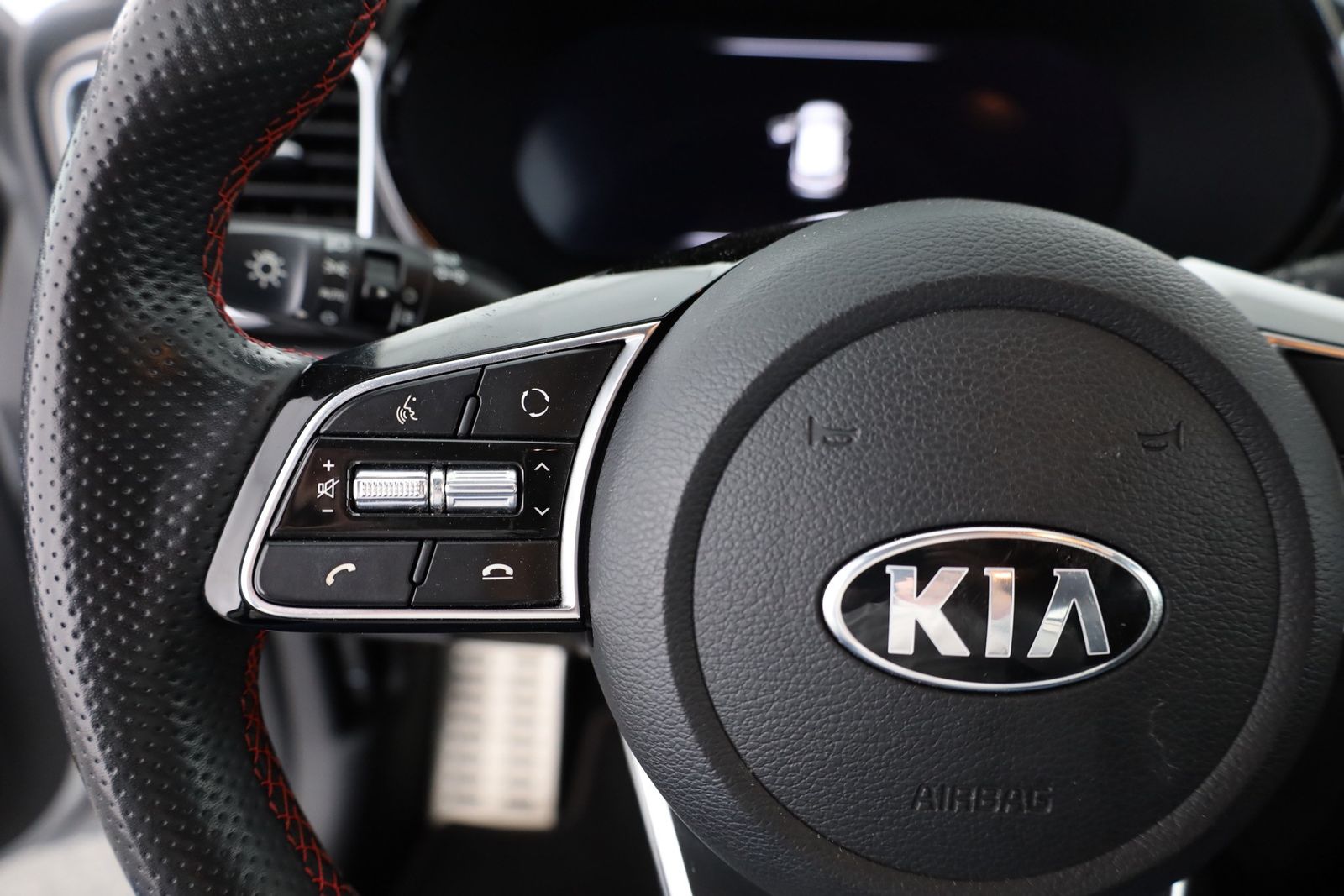 Kia ProCeed 1.6 T-GDI GT - Samsaru's Car Outlet