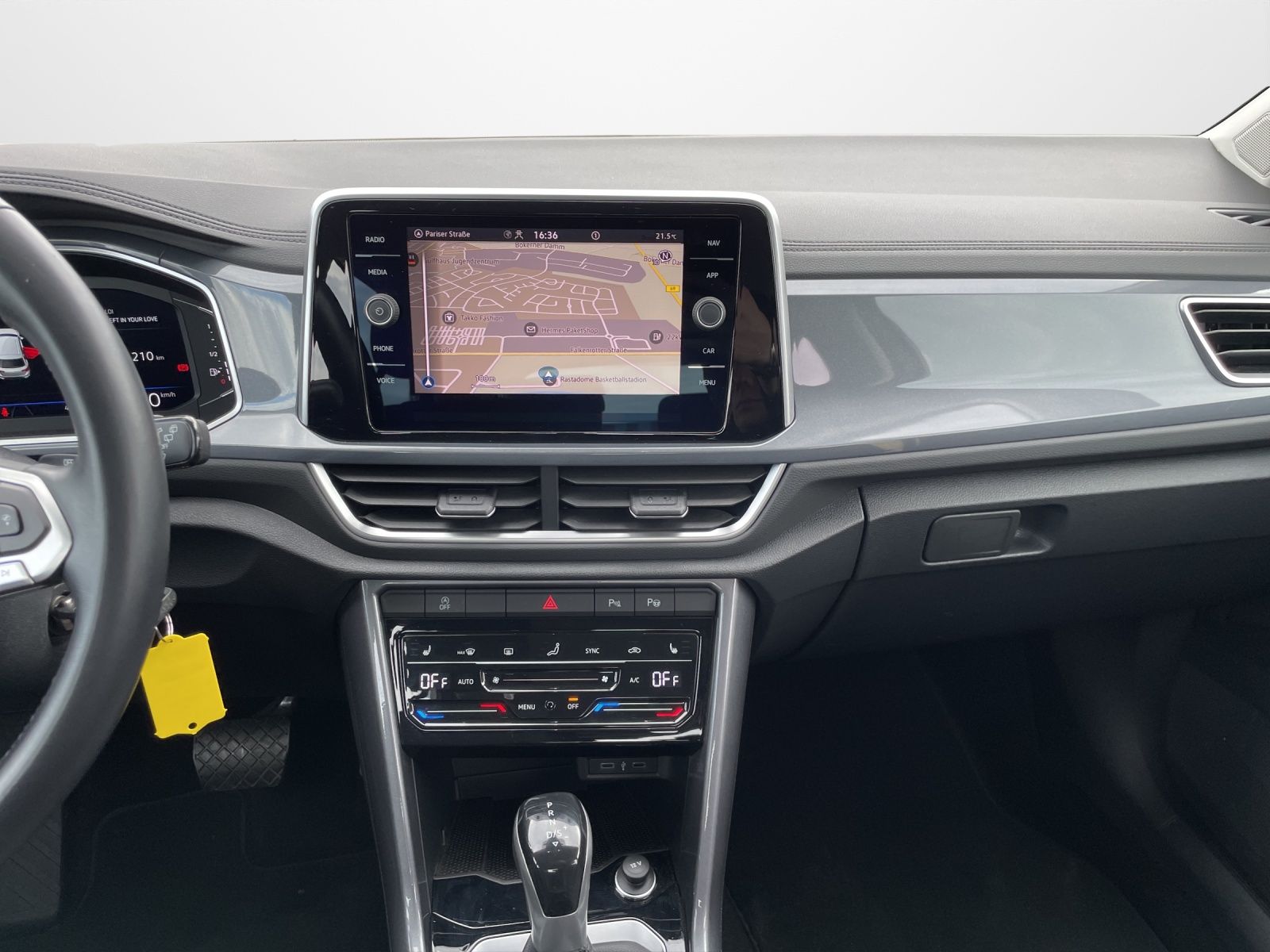 Volkswagen T-Roc 2.0 TDI DSG Style - Samsaru's Car Outlet