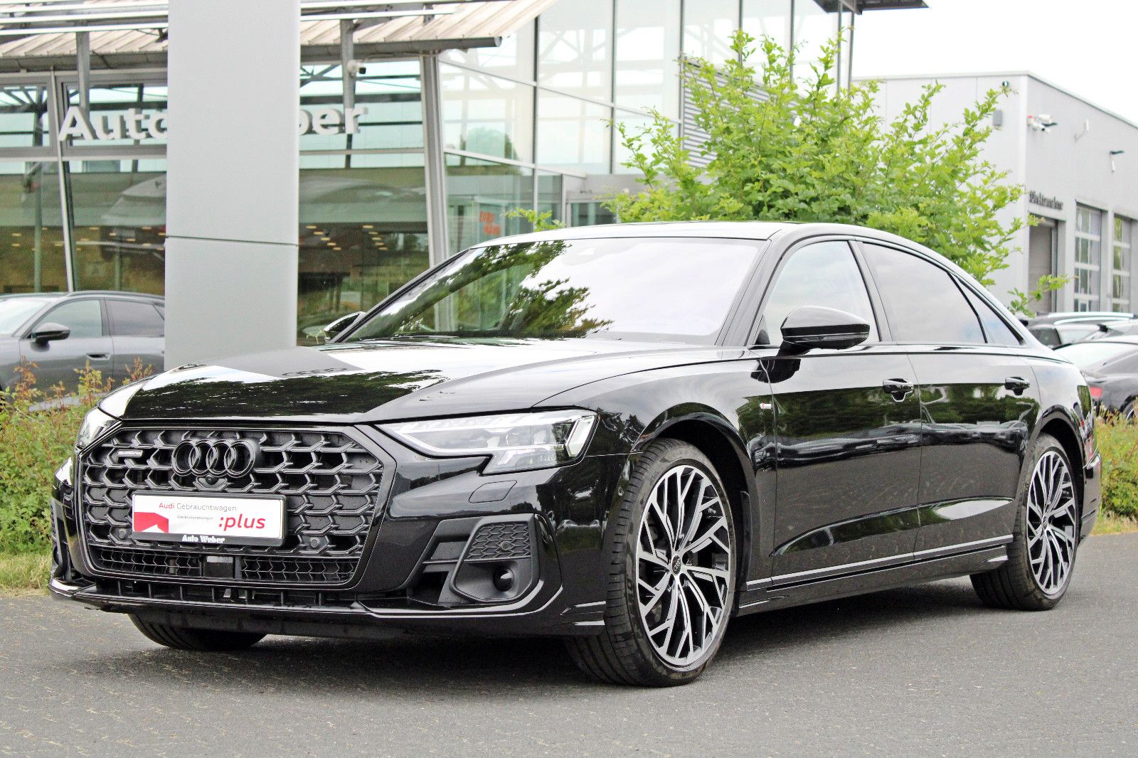 Audi A8 Lang 55TFSI PANO AHK FONDPAKET DIGITAL LED" → "Audi A8 Lang 55TFSI - Samsaru's Car Outlet