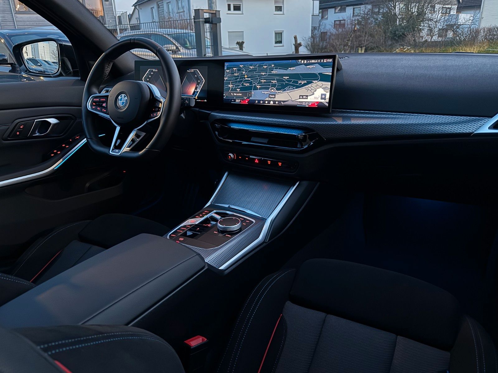 BMW 320i M Sport 18" HuD AHK ACC 360° LED+