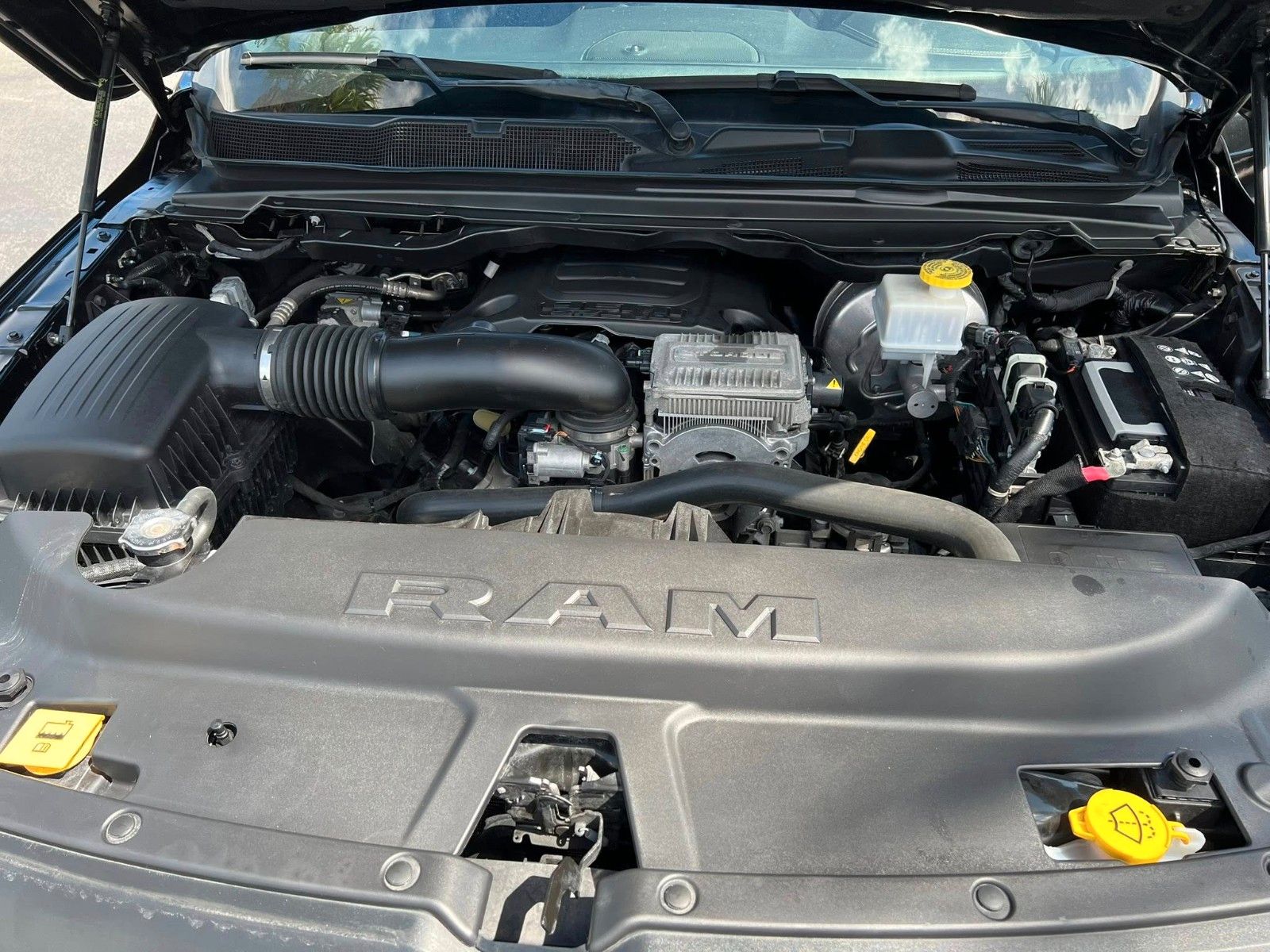 Dodge RAM Rebel 1500 4x4 CrewCab unfallfrei in Hamburg