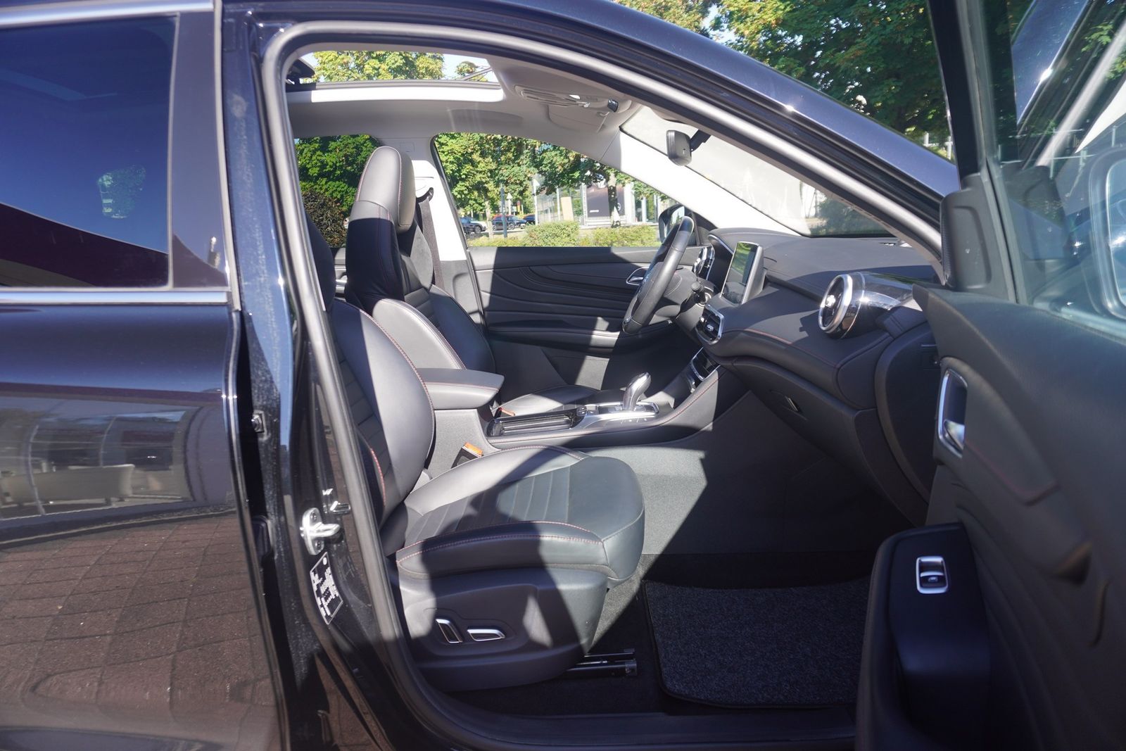 MG HS 1.5 T-GDI Luxury Aut. LED Navi Pano 360°