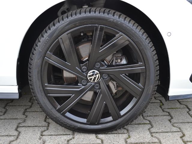 Volkswagen Golf VIII Variant 2.0 TSI DSG R-Line Black - Samsaru's Car Outlet