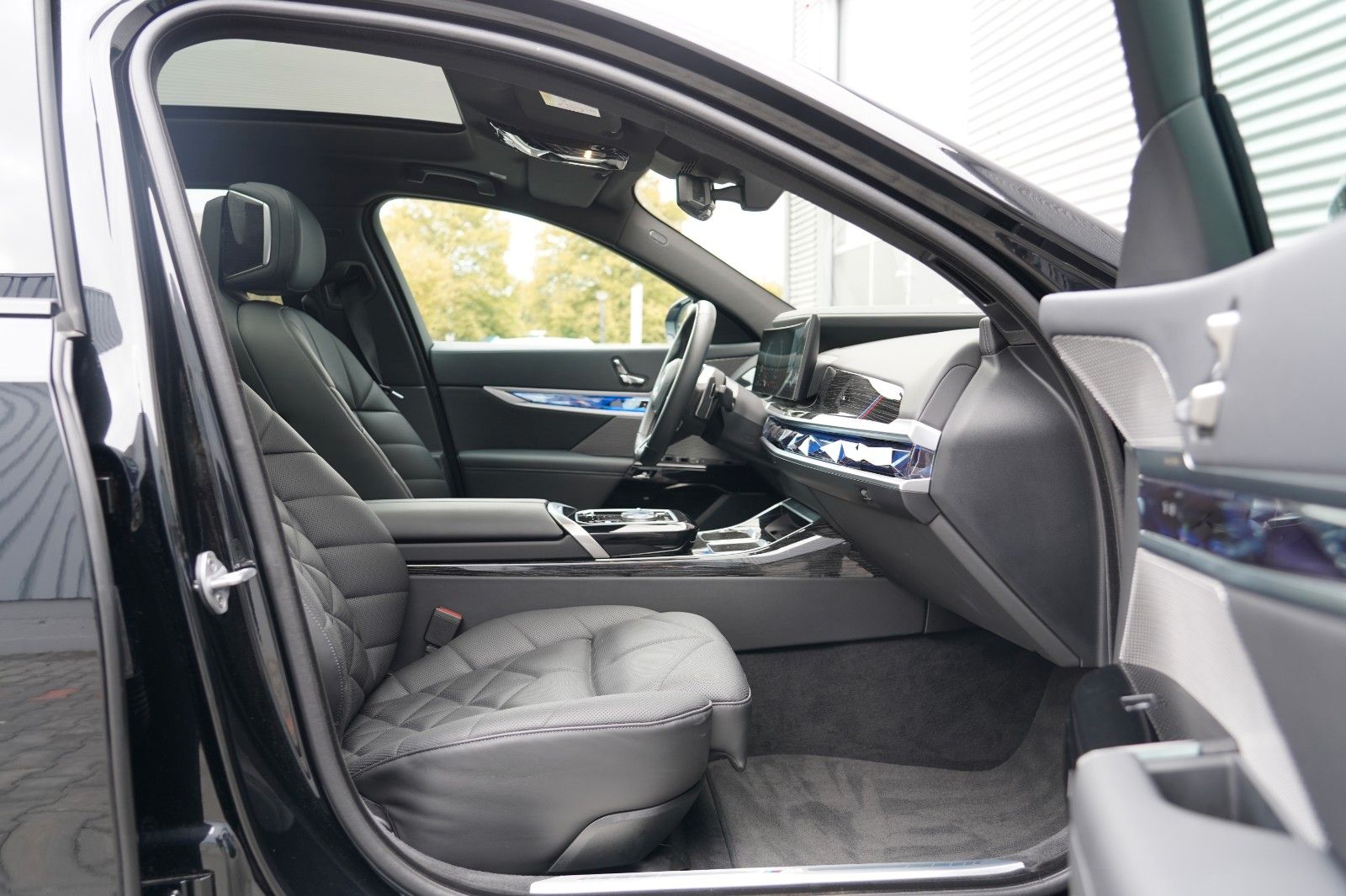 BMW 740d xDrive M Sport SKYLOUNGE ICONIC 360 HUD B&W