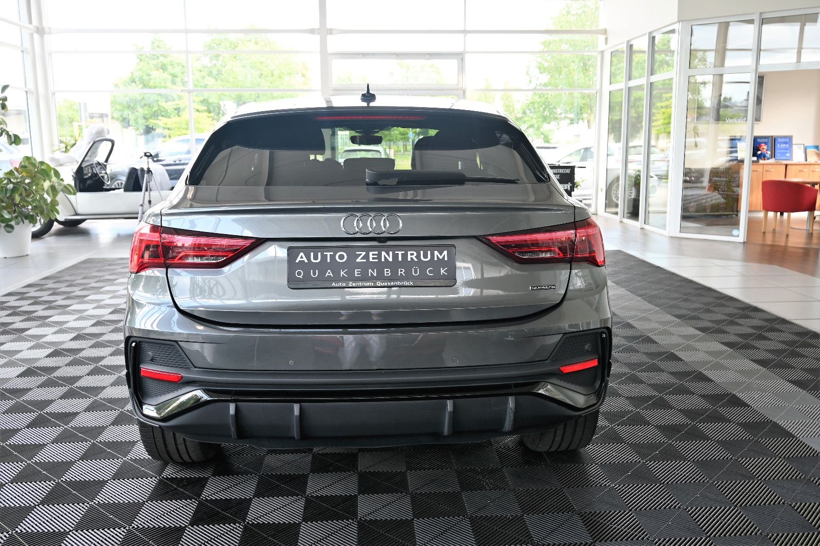 Audi Q3 SB 35 TDI qu S-Line - Samsaru's Car Outlet