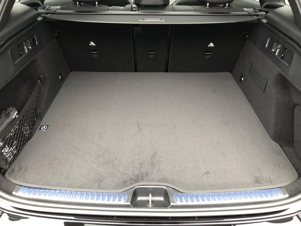 Mercedes-Benz GLC 300 d 4MATIC +MBUX+AMG+DigitalLight+Pano+AHK