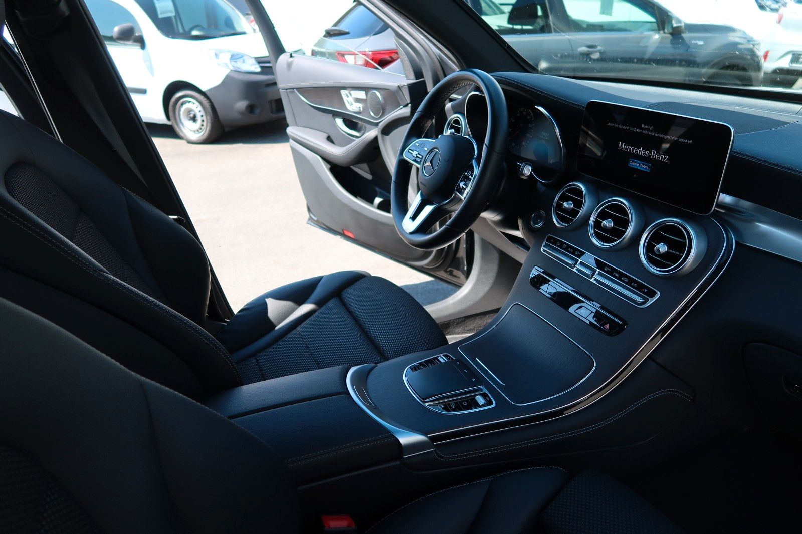 Mercedes-Benz GLC 220 d 4Matic Exclusive - Samsaru's Car Outlet