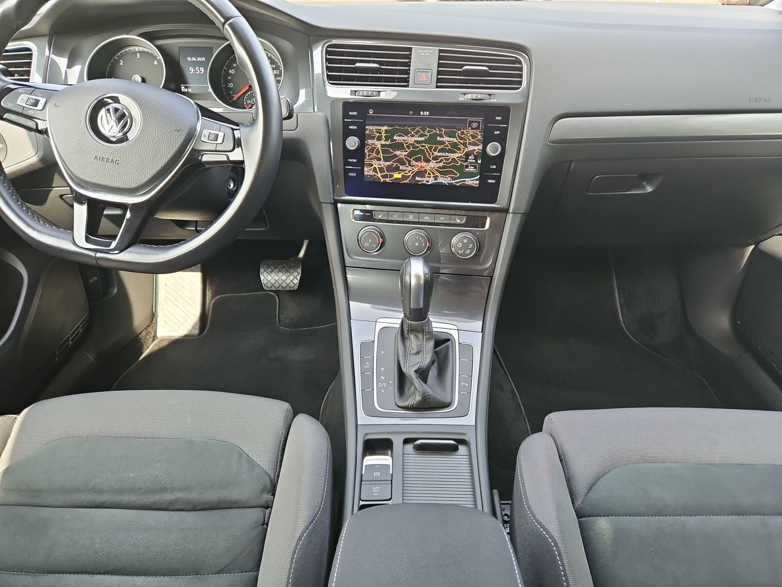 Volkswagen Golf VII Variant 2.0TDI Comfortline - Samsaru's Car Outlet
