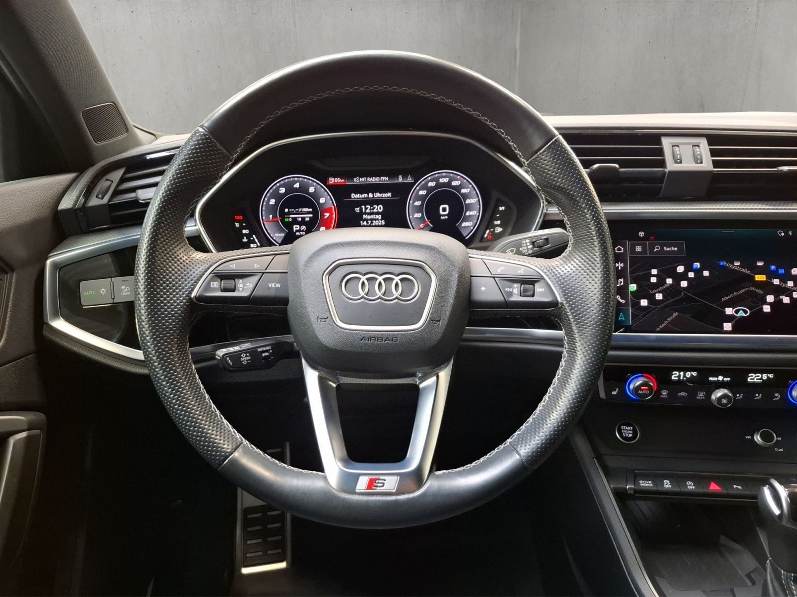 Audi Q3 S line 45 TFSI quattro - Samsaru's Car Outlet