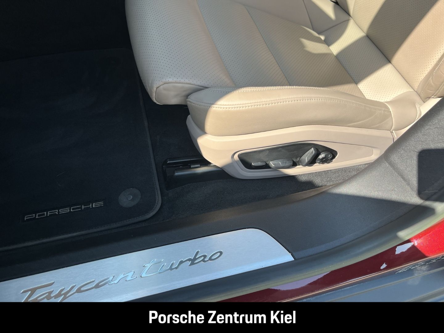 Porsche Taycan Turbo Cross Turismo BOSE LED-Matrix