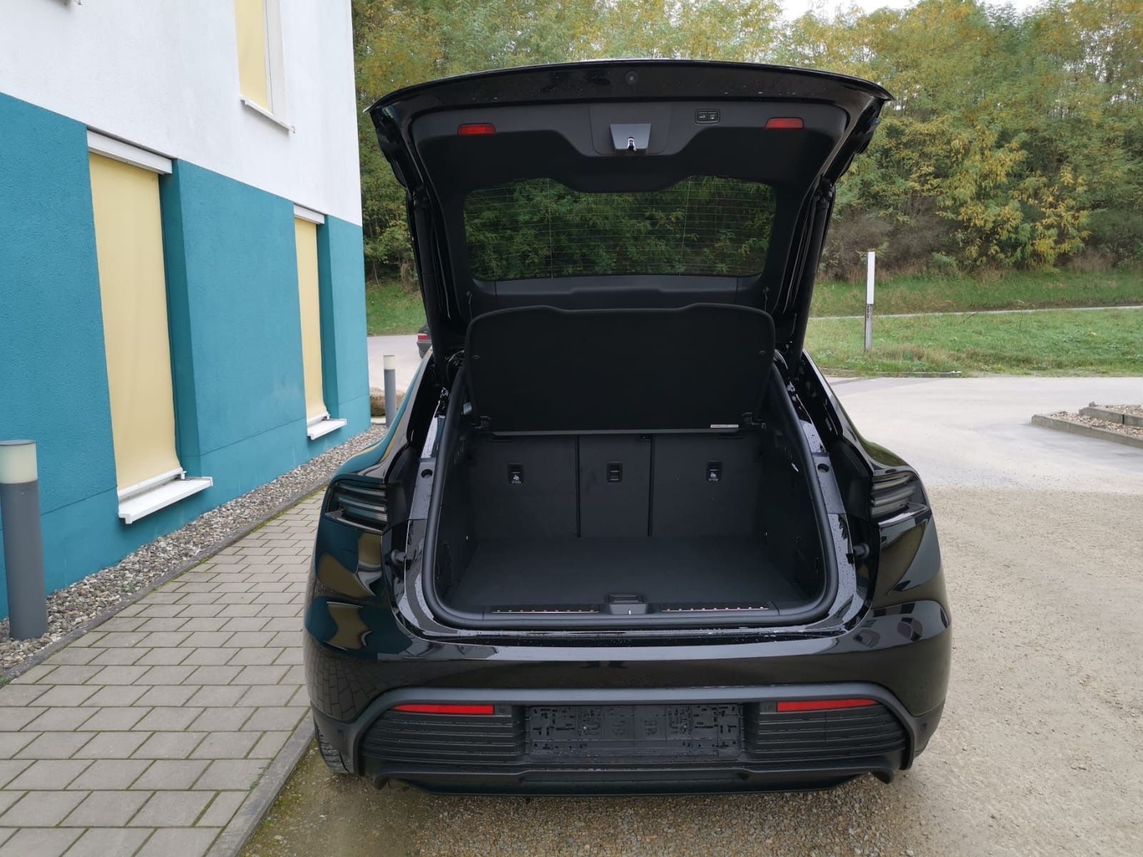 Porsche Macan - Samsaru's Car Outlet