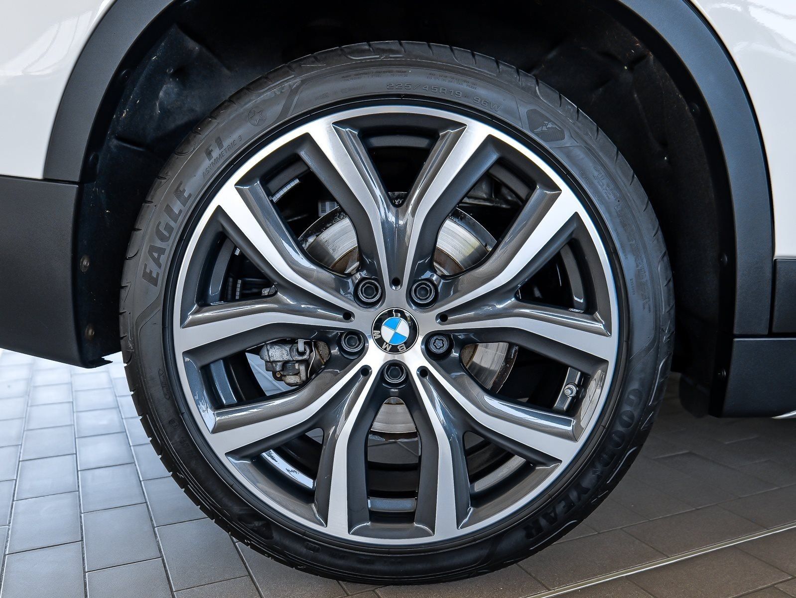BMW X1 xDrive20d xLine - Samsaru's Car Outlet