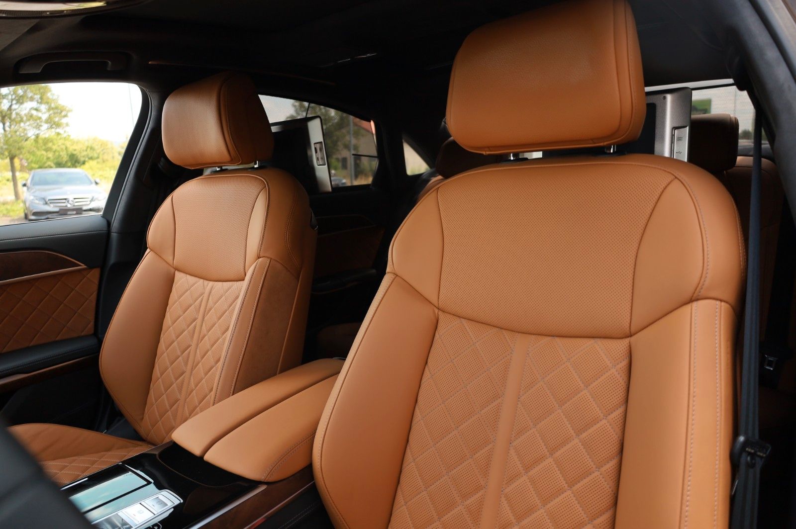 Audi A8 50 TDI Lang Exclusive - Samsaru's Car Outlet