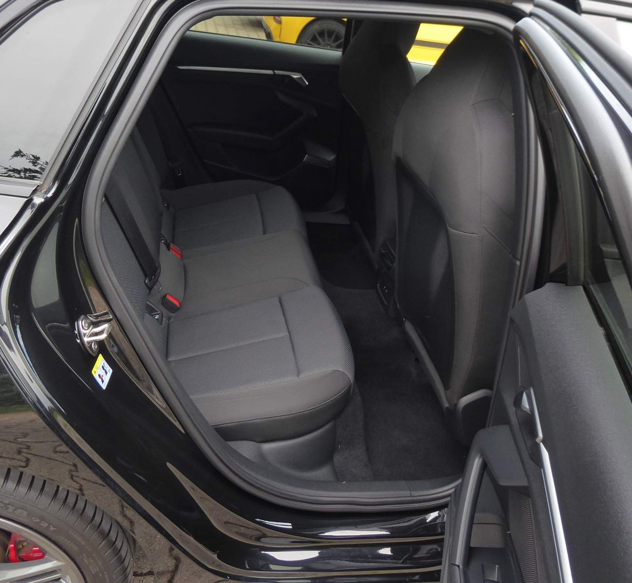 Audi A3 Sportback 45 TFSIe S-LINE/HEAD-UP/VIRTUAl/18"