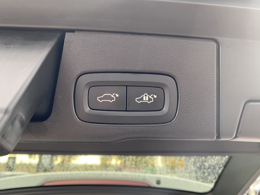 Volvo XC60 R-Design T6 AWD Recharge Plug-In Hybrid AWD