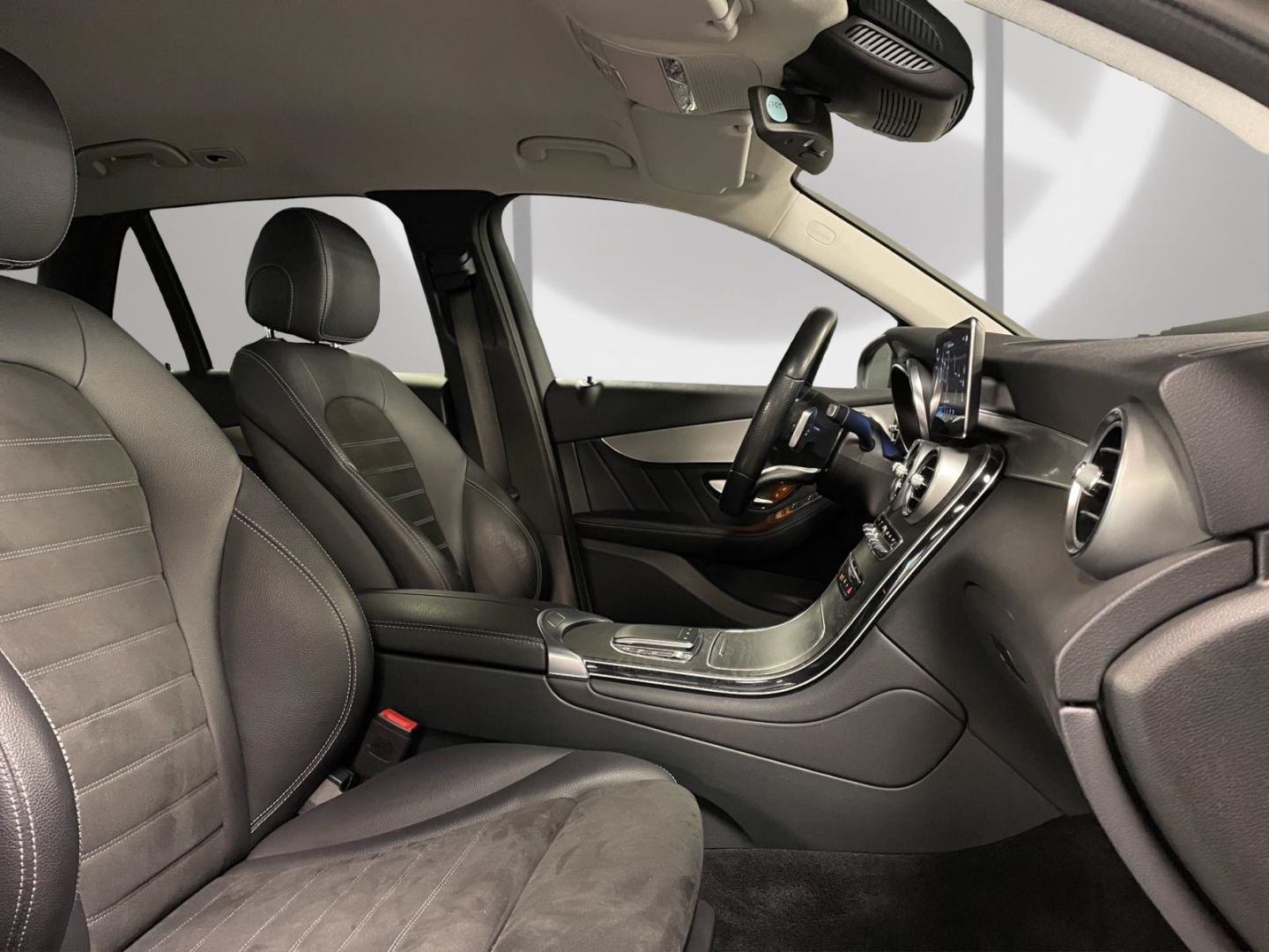 Mercedes-Benz GLC 300 e 4M AMG - Samsaru's Car Outlet