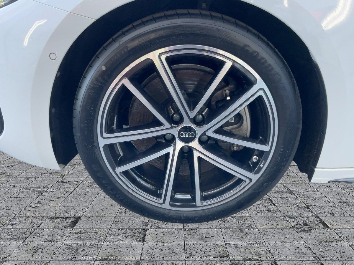 Audi A5 Avant e-hybrid 220kW S-LINE MATRIX+NAVI+ACC