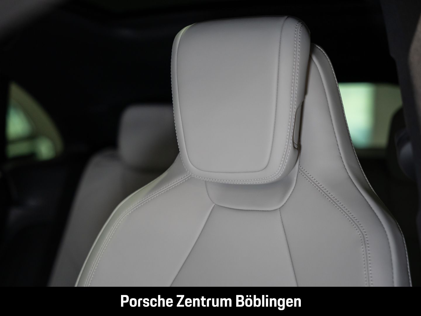 Porsche Macan 4S Hinterachslenkung InnoDrive Head-Up