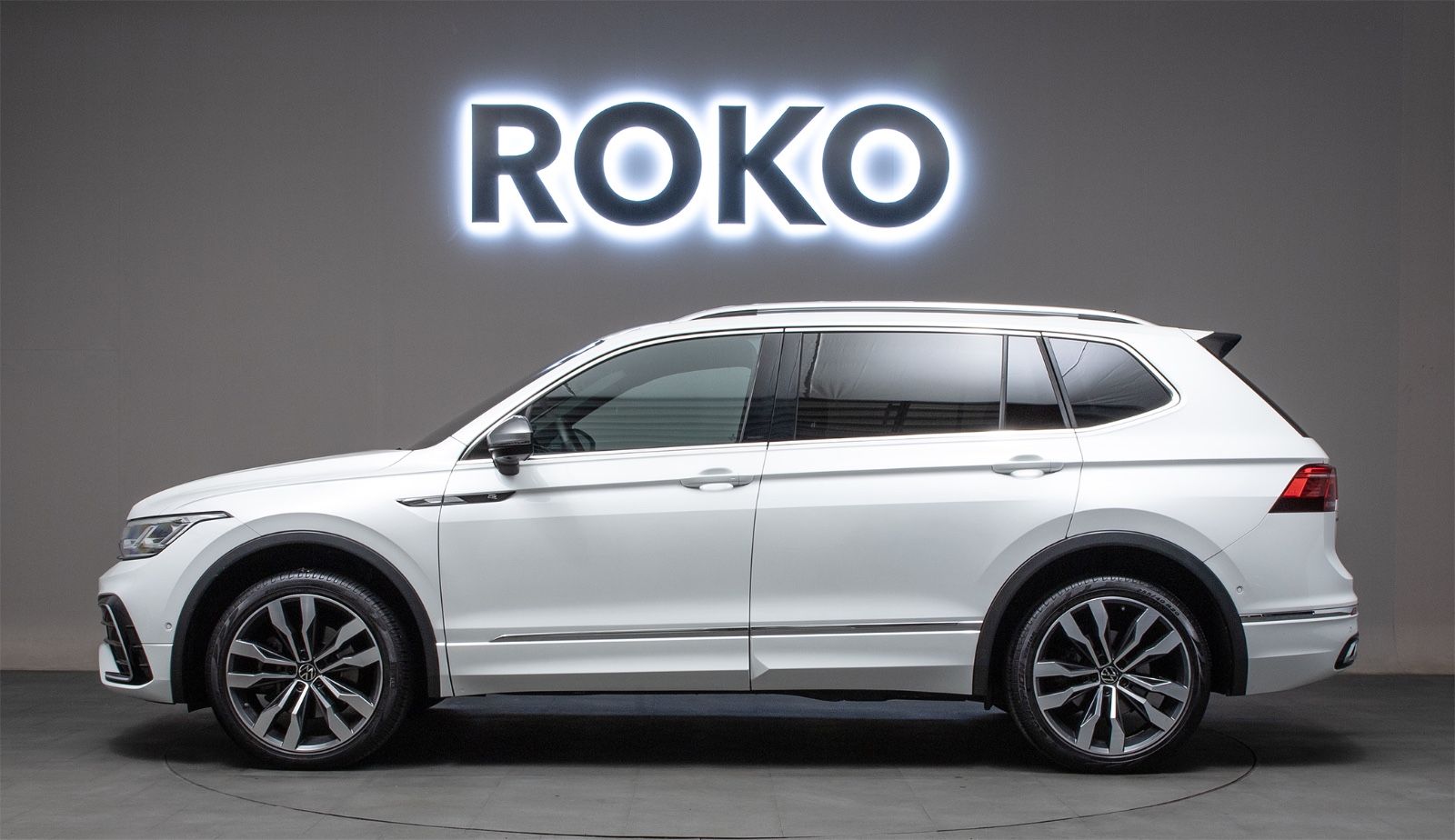 Volkswagen Tiguan Allspace R-Line 4M 7-Sitzer 360°MEGAVOLL