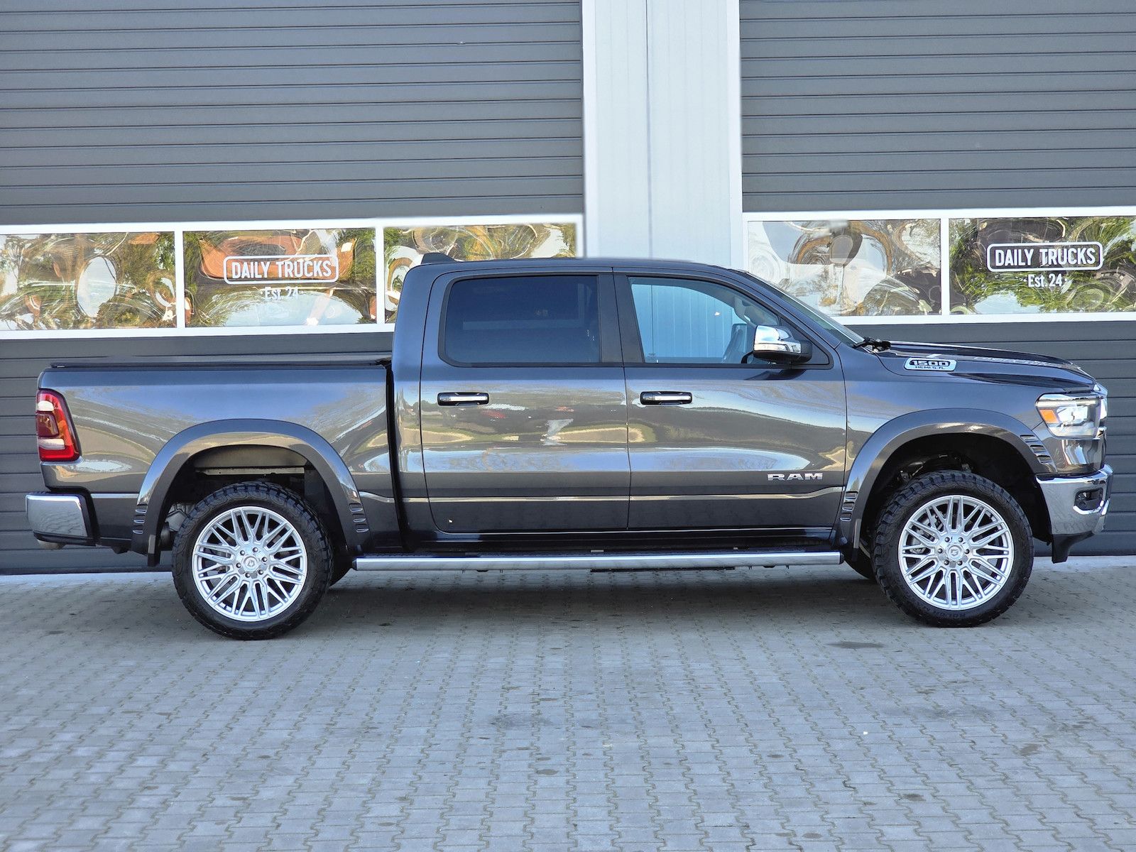 Dodge RAM 1500 5.7 4x4 Laramie Memory AHK LED 3.5´´ RC