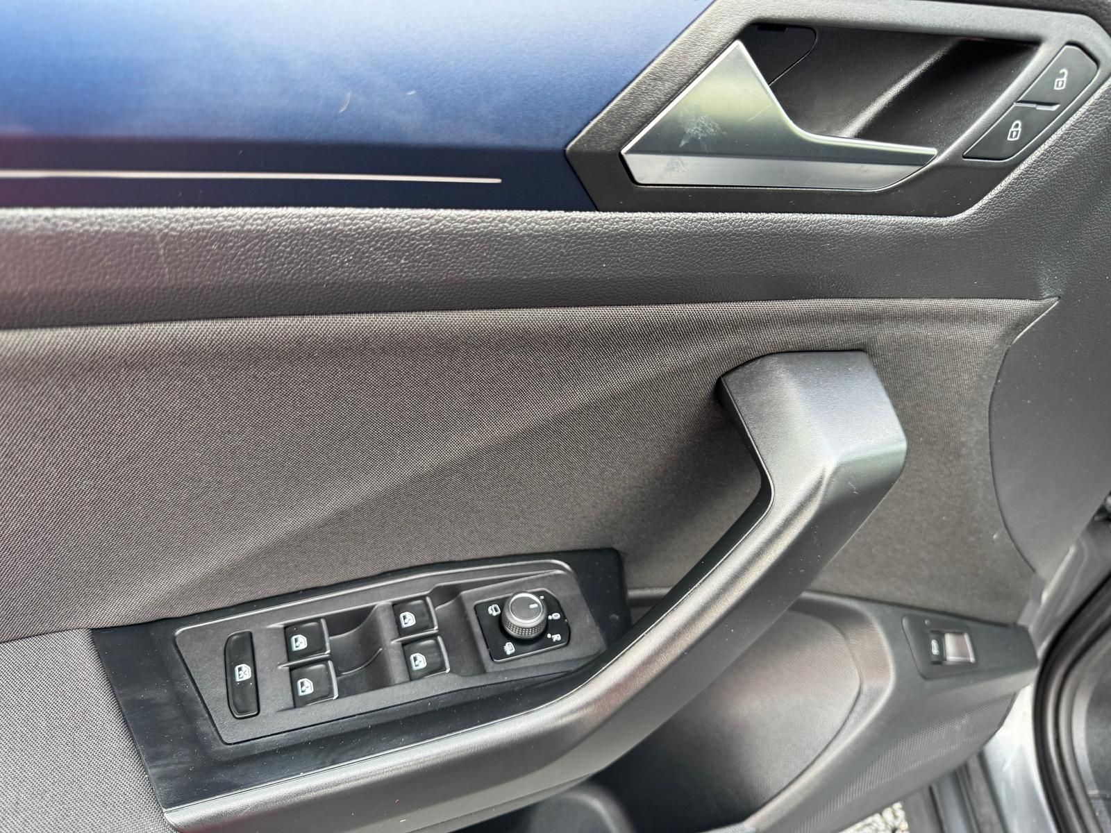 Volkswagen T-Roc 1.5 TSI DSG - Samsaru's Car Outlet