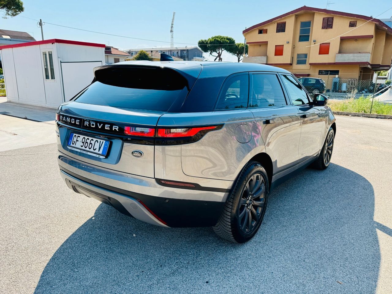 RANGE ROVER VELAR S 2.0D - Samsaru's Car Outlet