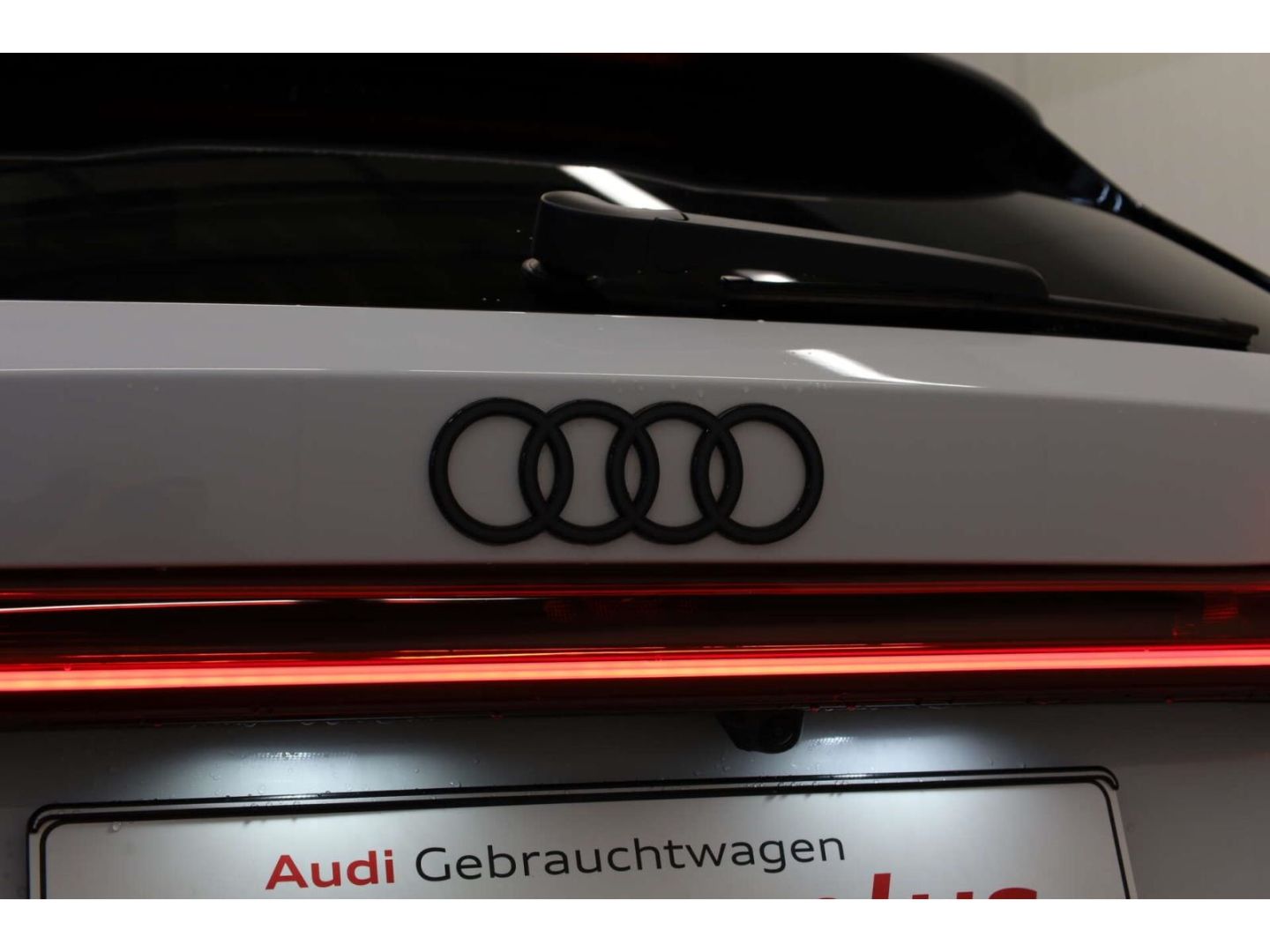 Audi A5 Avant e-hybrid quattro S line edition one B&O