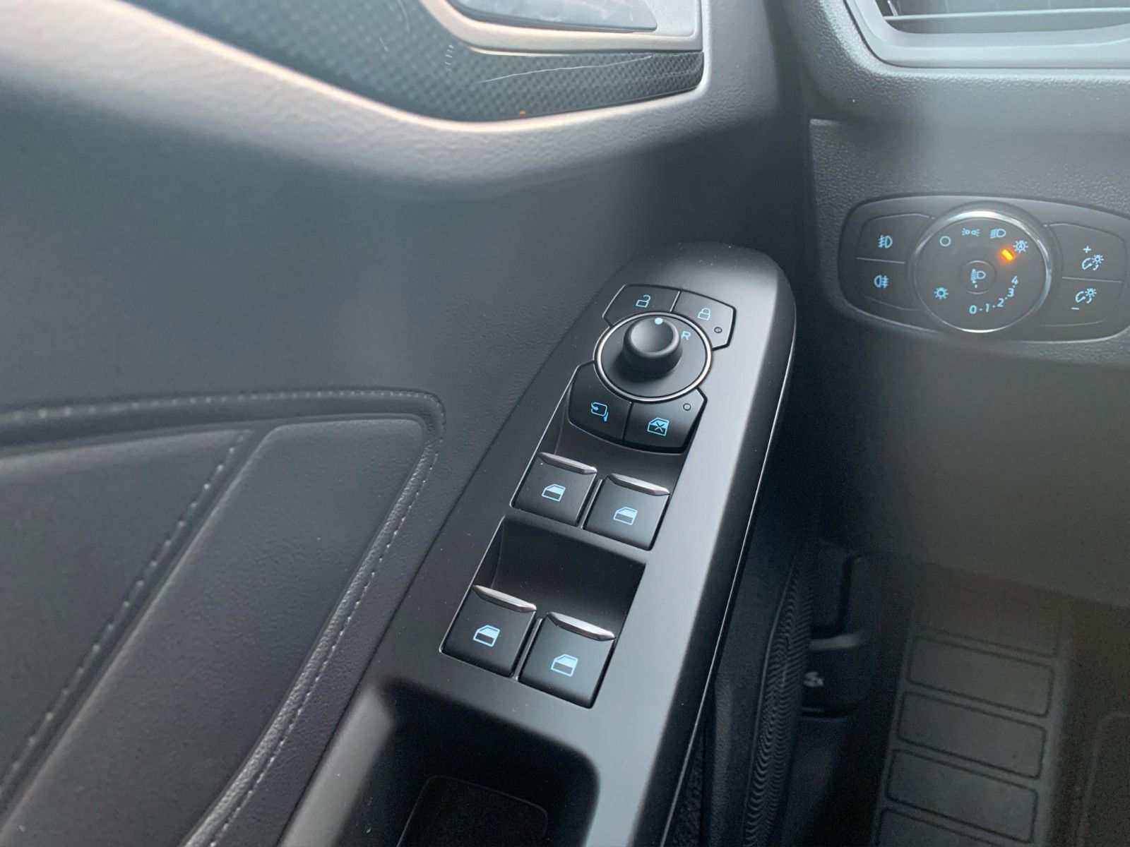 Ford FOCUS ST-LINE+AUTOMATIK+NAVI+KAMERA+ACC+LED+BLIS