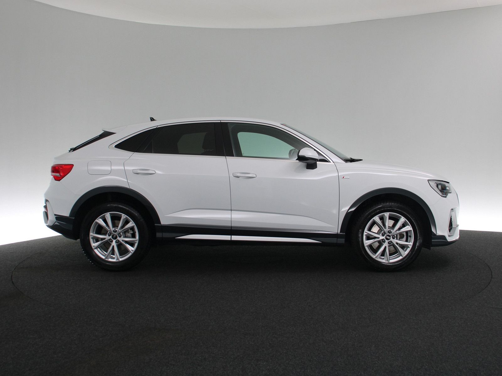 Audi Q3 Sportback 40 TFSI quattro S line - Samsaru's Car Outlet