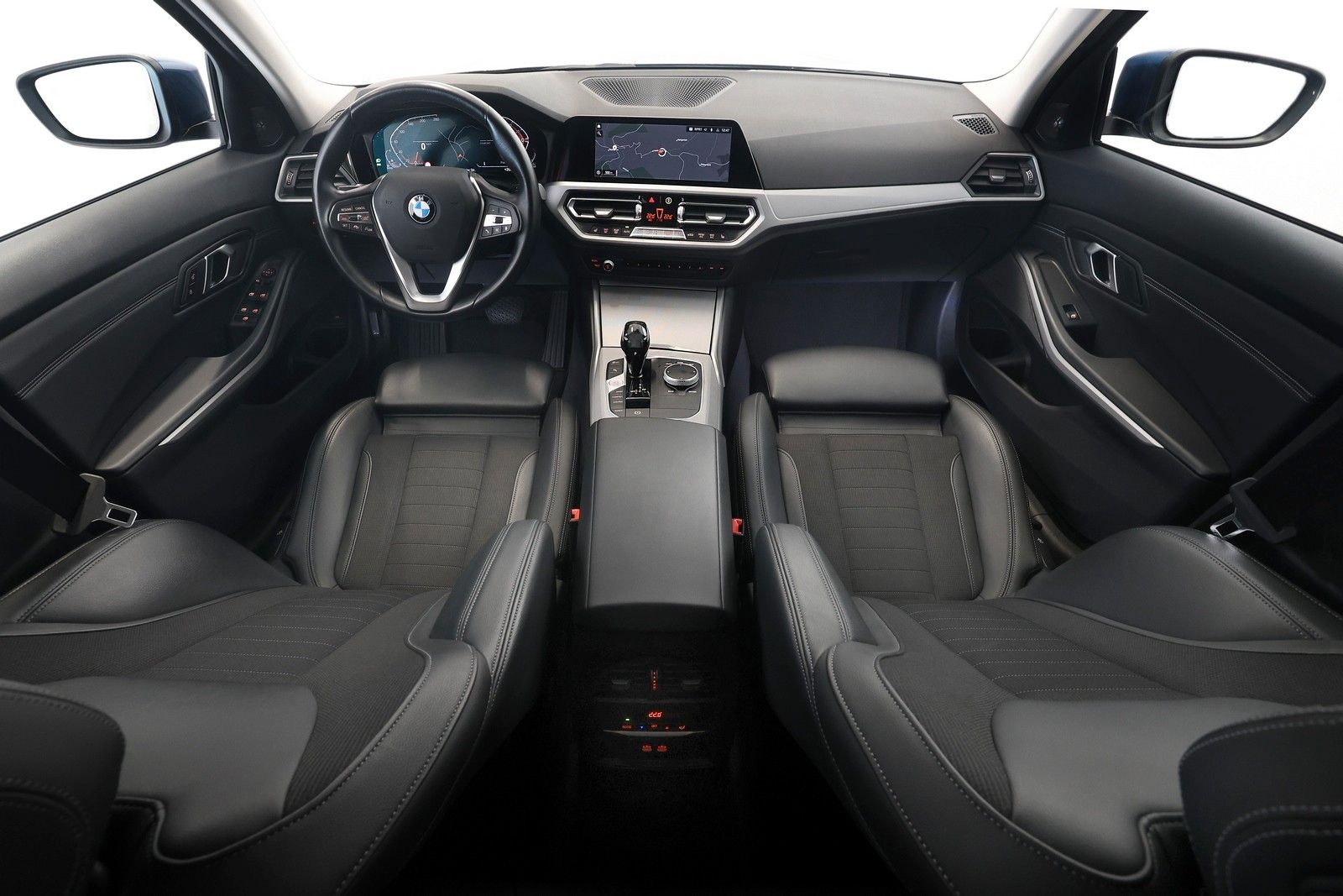 BMW 320d xDrive Touring - Samsaru's Car Outlet