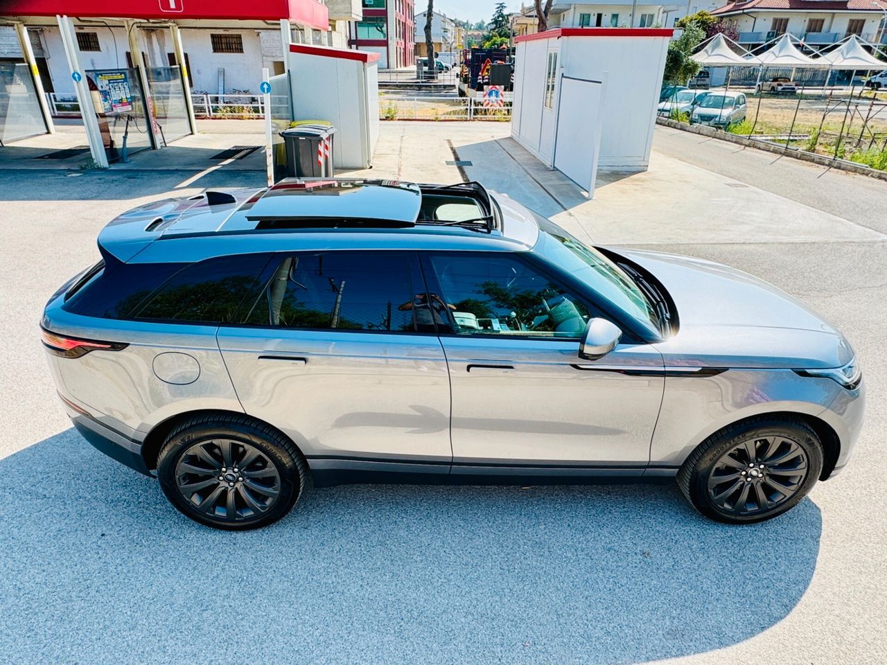RANGE ROVER VELAR S 2.0D - Samsaru's Car Outlet