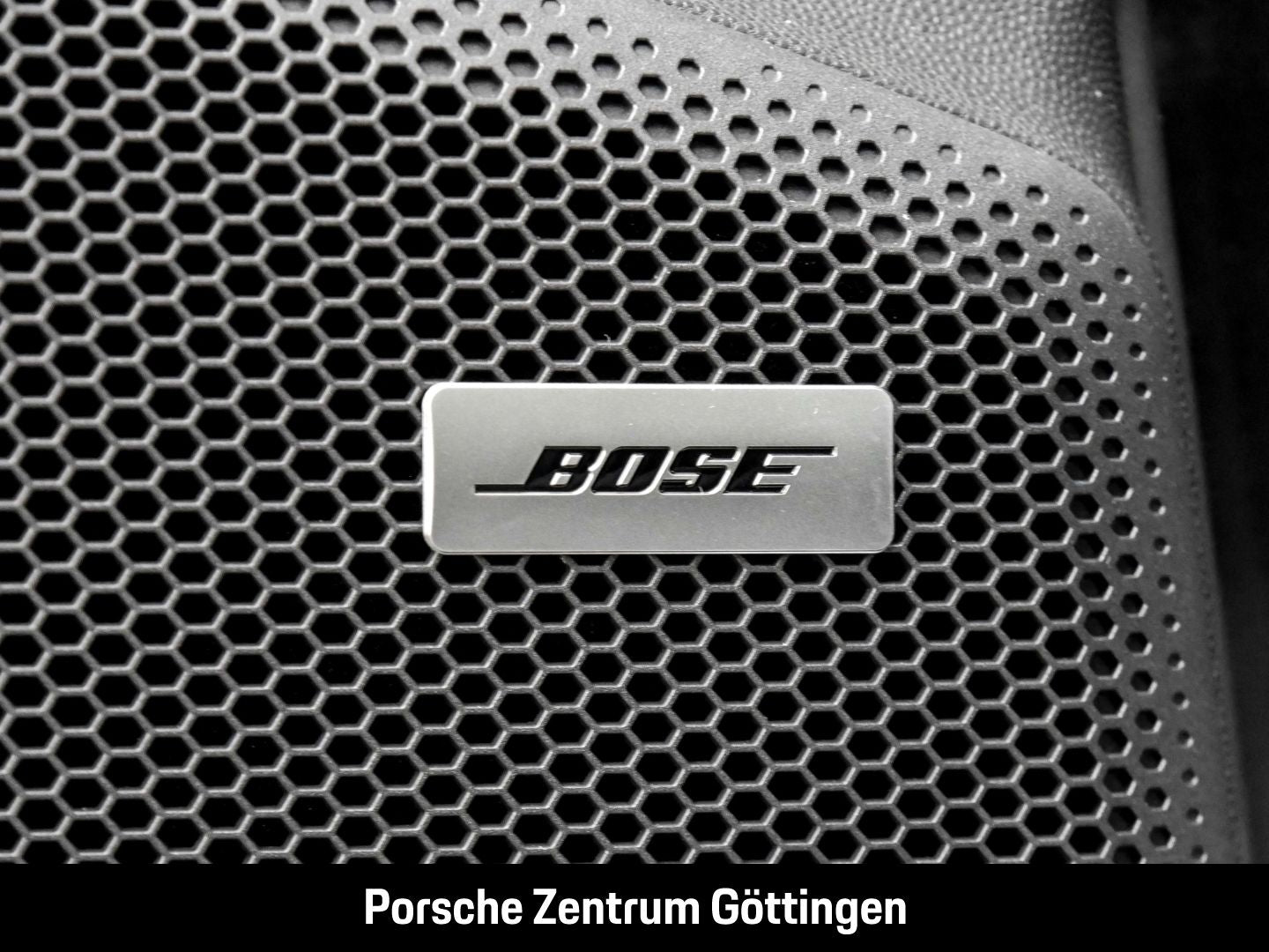 Porsche Macan 4 BOSE Surround-View Abstandstempomat LED