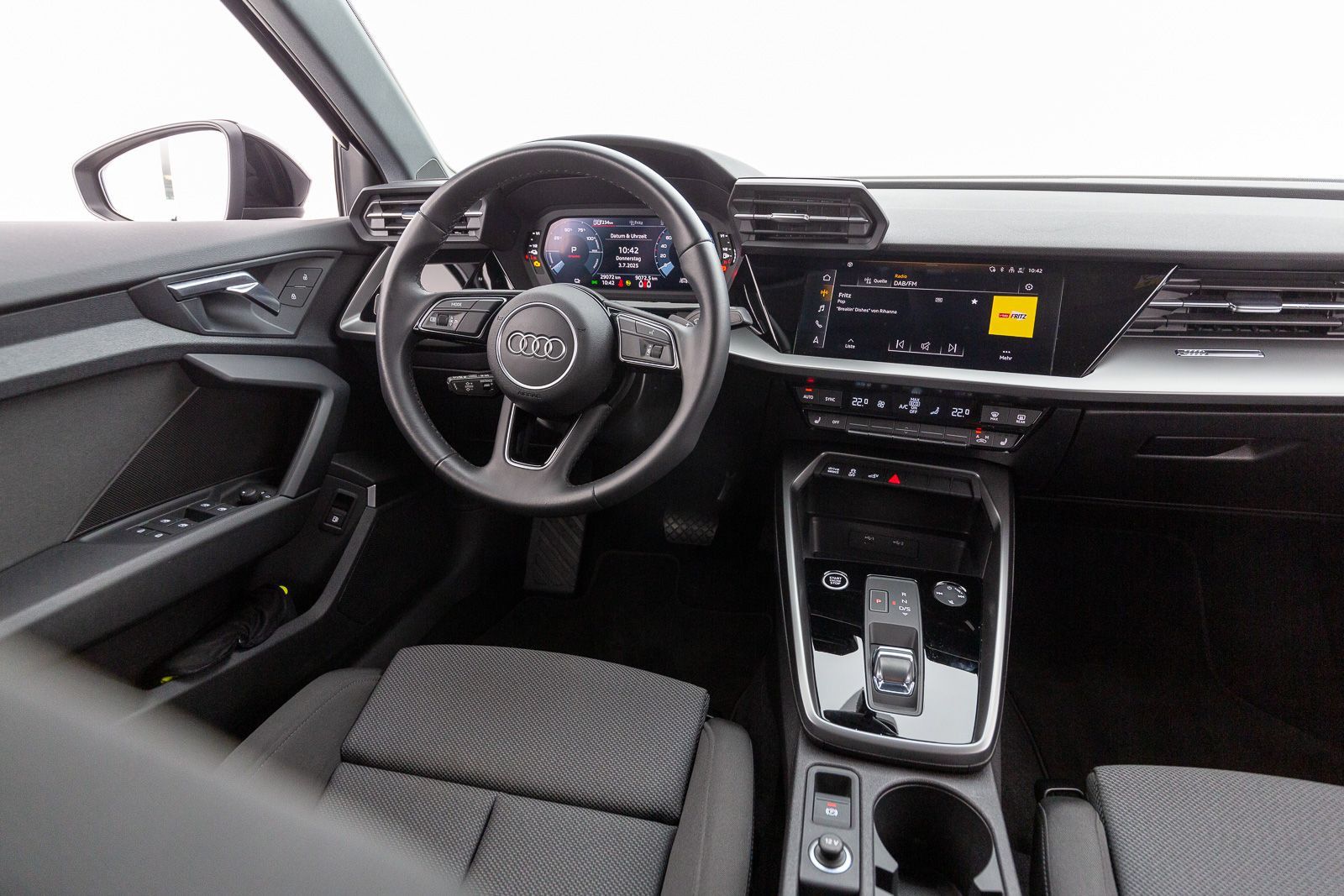 Audi A3 Sportback TFSI e S line - Samsaru's Car Outlet