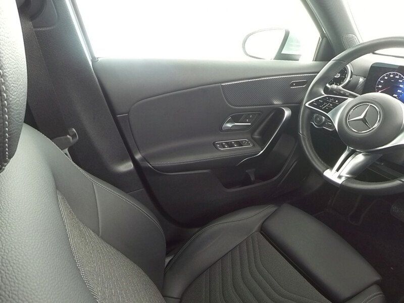 Mercedes-Benz A 180 Progressive - Samsaru's Car Outlet
