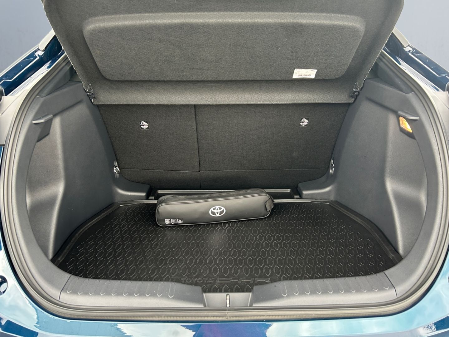 Toyota C-HR 1.8 Hybrid Team D *LED*ACC*CAM*el Heck*SHZ*