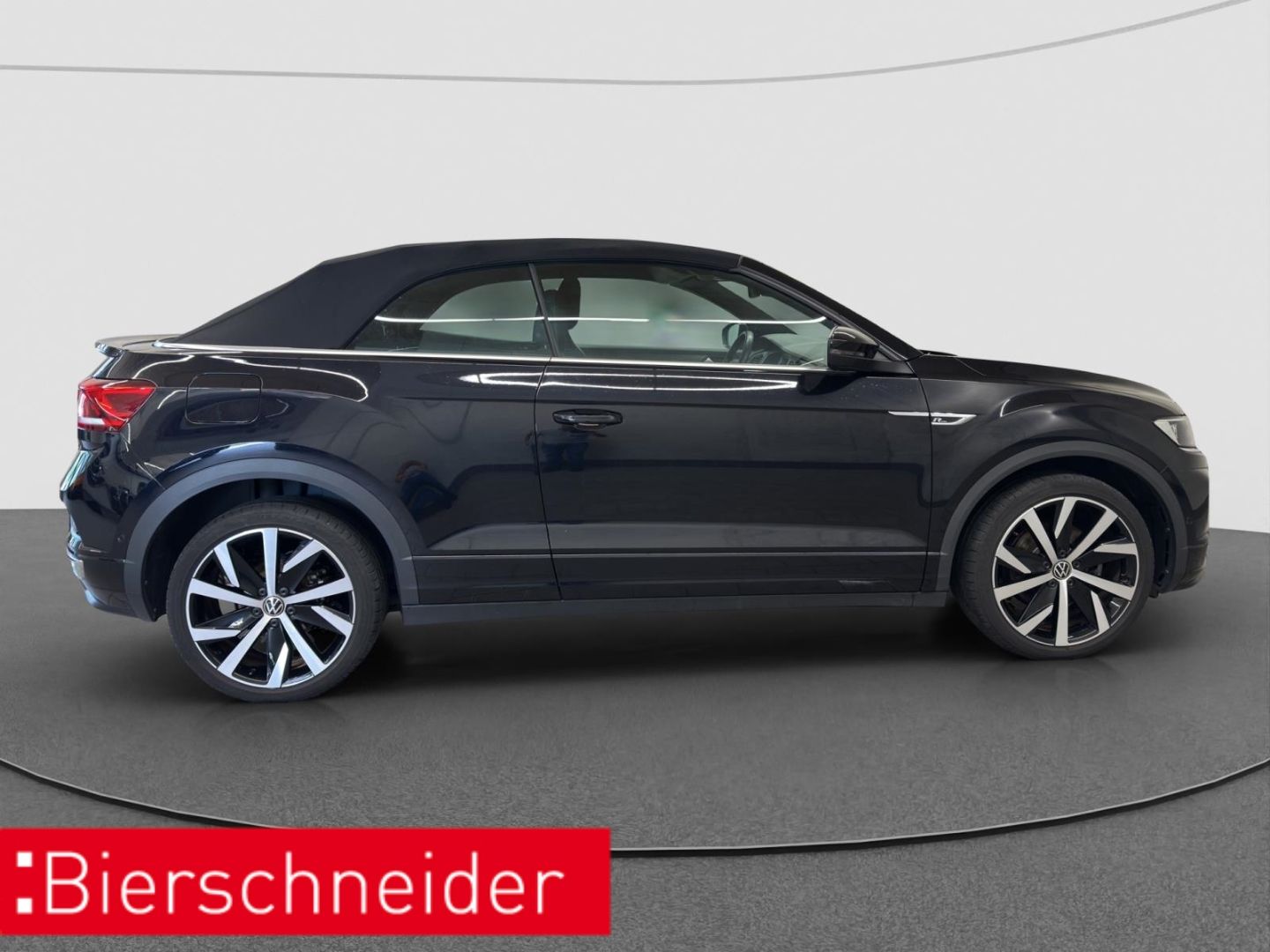 Volkswagen T-Roc 1.5 TSI DSG R-Line - Samsaru's Car Outlet