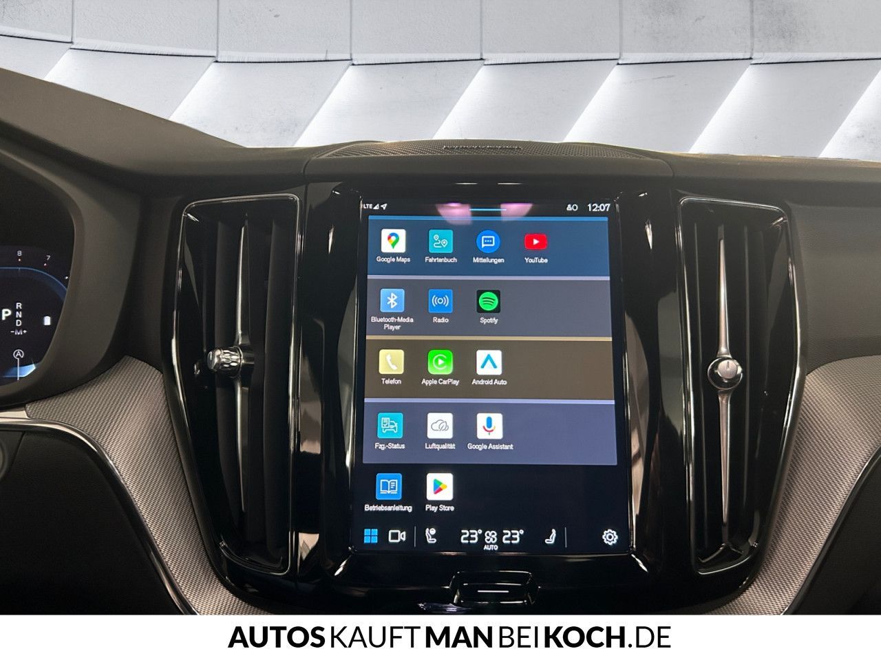 Volvo XC60 B5 AWD PlusDark ACC BLIS AHK VLED 4xSHz H&K