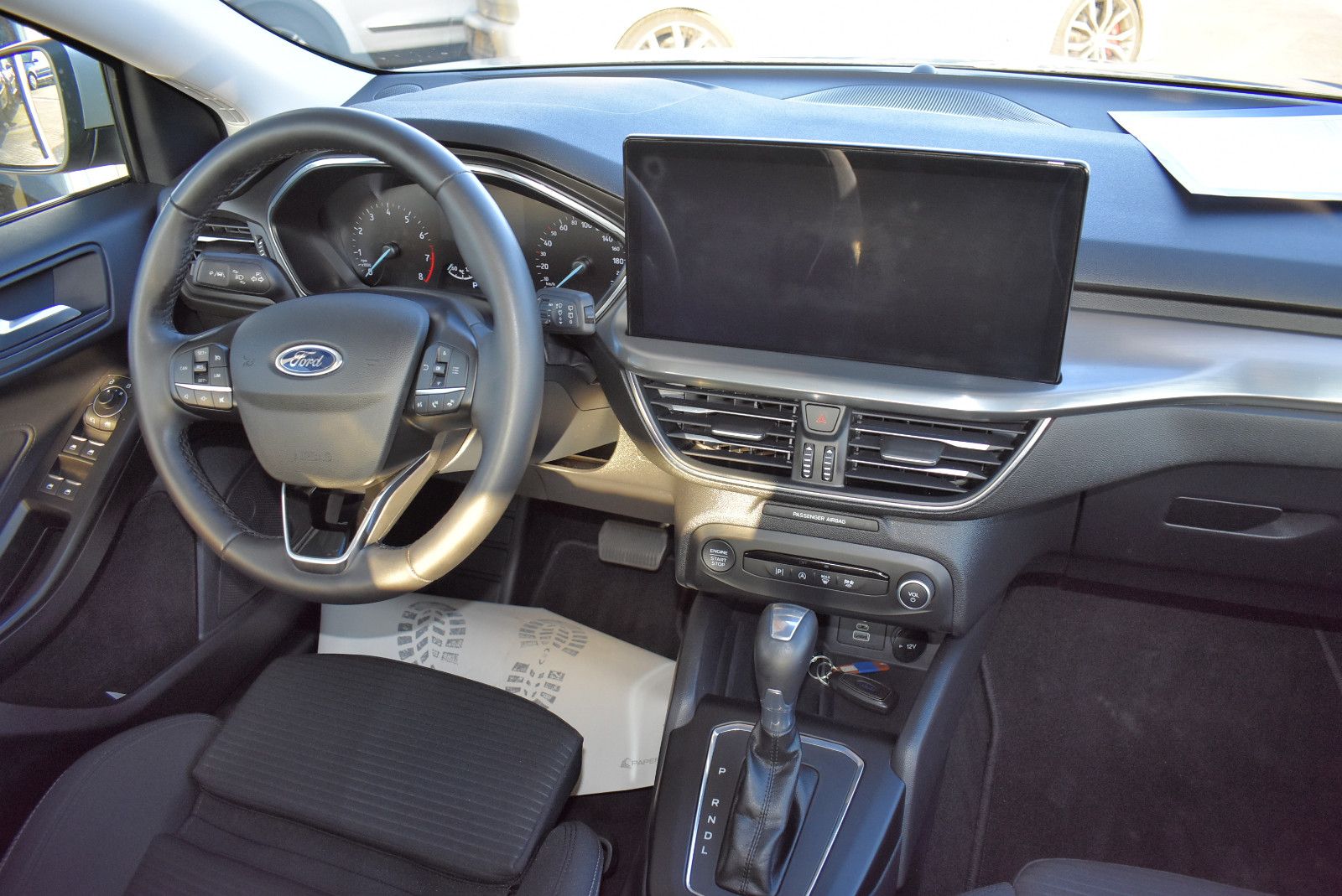 Ford Focus 1.0 EcoBoost Hybrid Aut. TITANIUM - Samsaru's Car Outlet