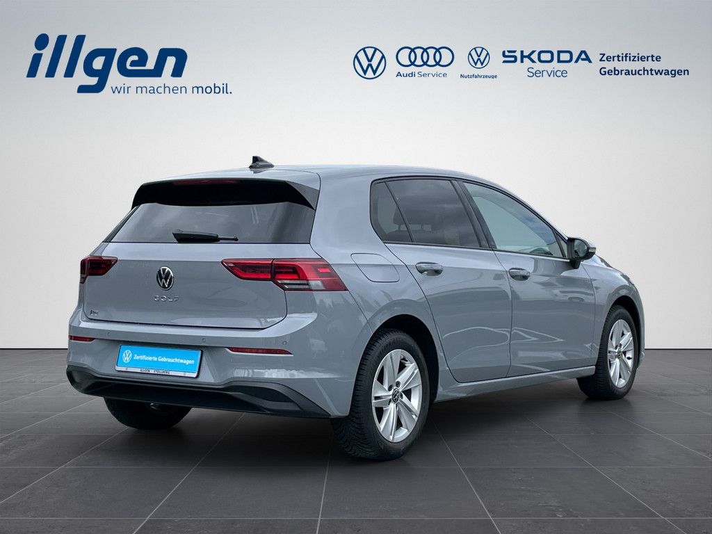 Volkswagen Golf VIII 1.5 TSI Life - Samsaru's Car Outlet