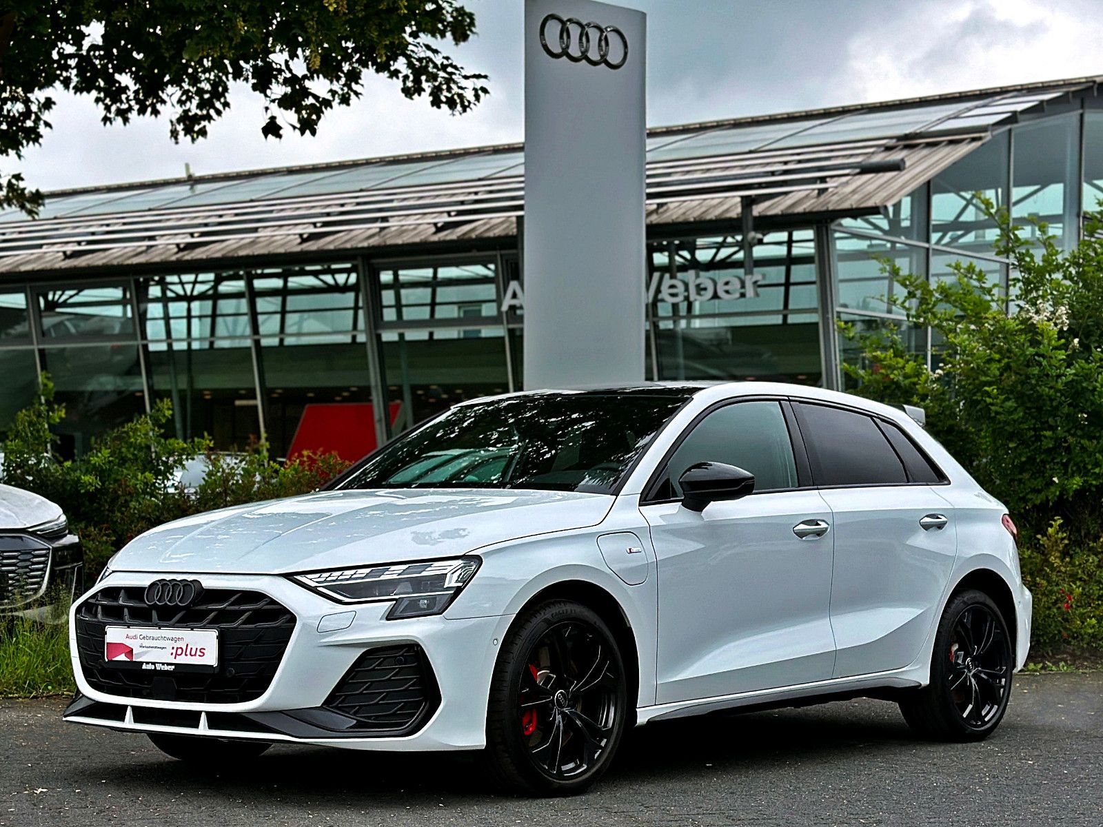 Audi A3 Sportback 45TFSIe S LINE BLACK PANO KAMRA VC+